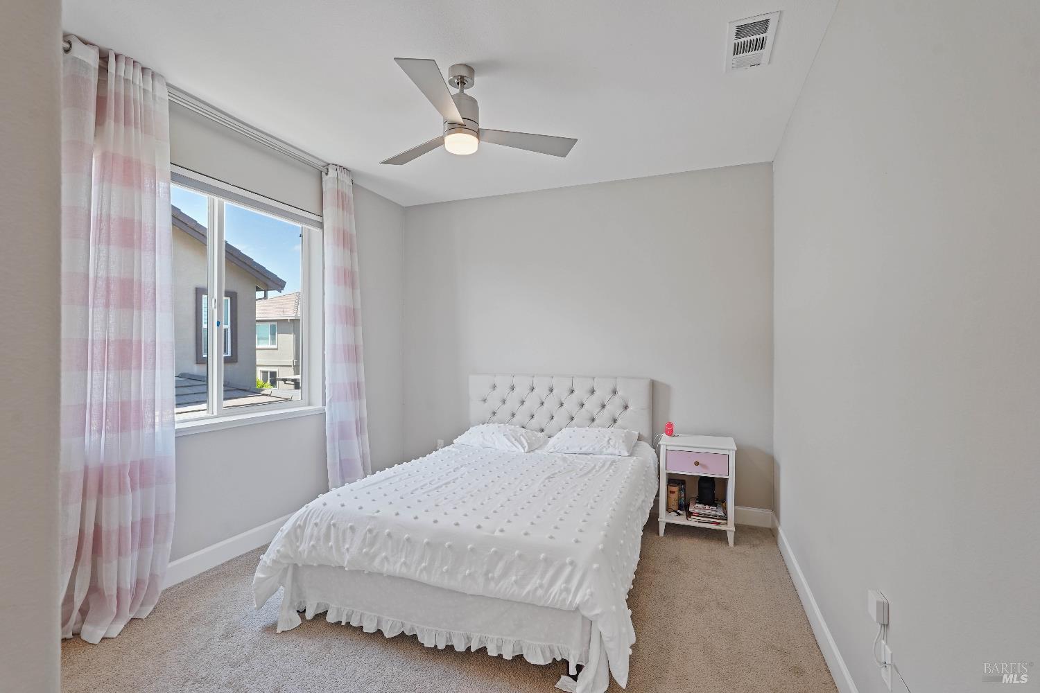 Detail Gallery Image 43 of 77 For 424 Wren Ln, Vacaville,  CA 95688 - 5 Beds | 4/1 Baths
