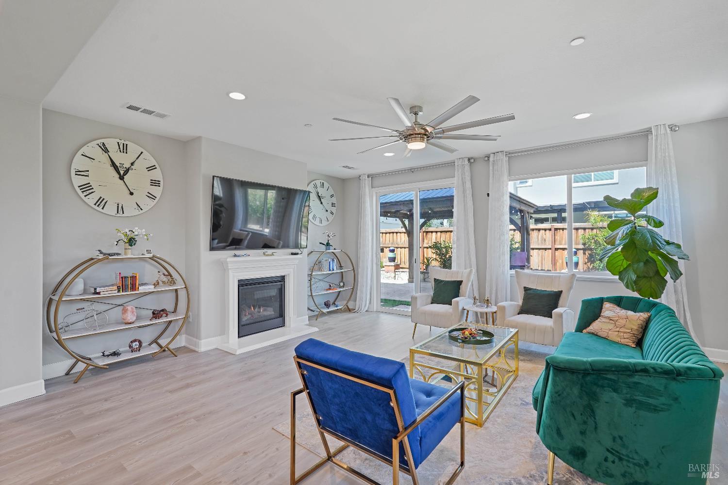 Detail Gallery Image 16 of 77 For 424 Wren Ln, Vacaville,  CA 95688 - 5 Beds | 4/1 Baths