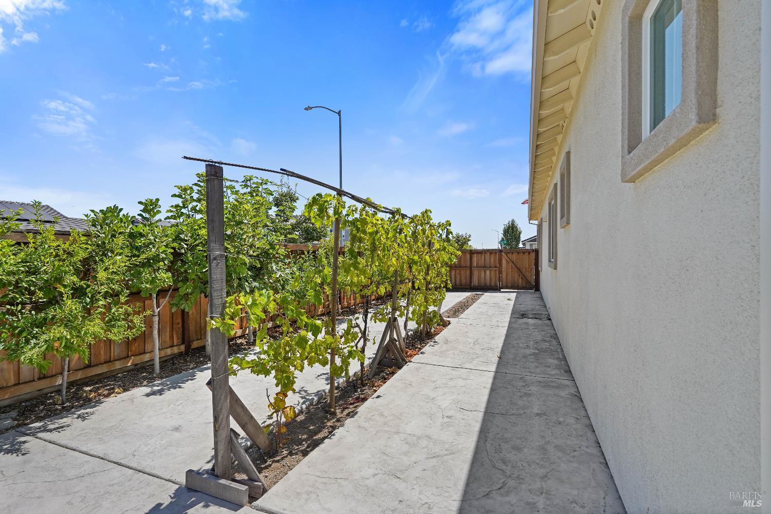 Detail Gallery Image 66 of 77 For 424 Wren Ln, Vacaville,  CA 95688 - 5 Beds | 4/1 Baths