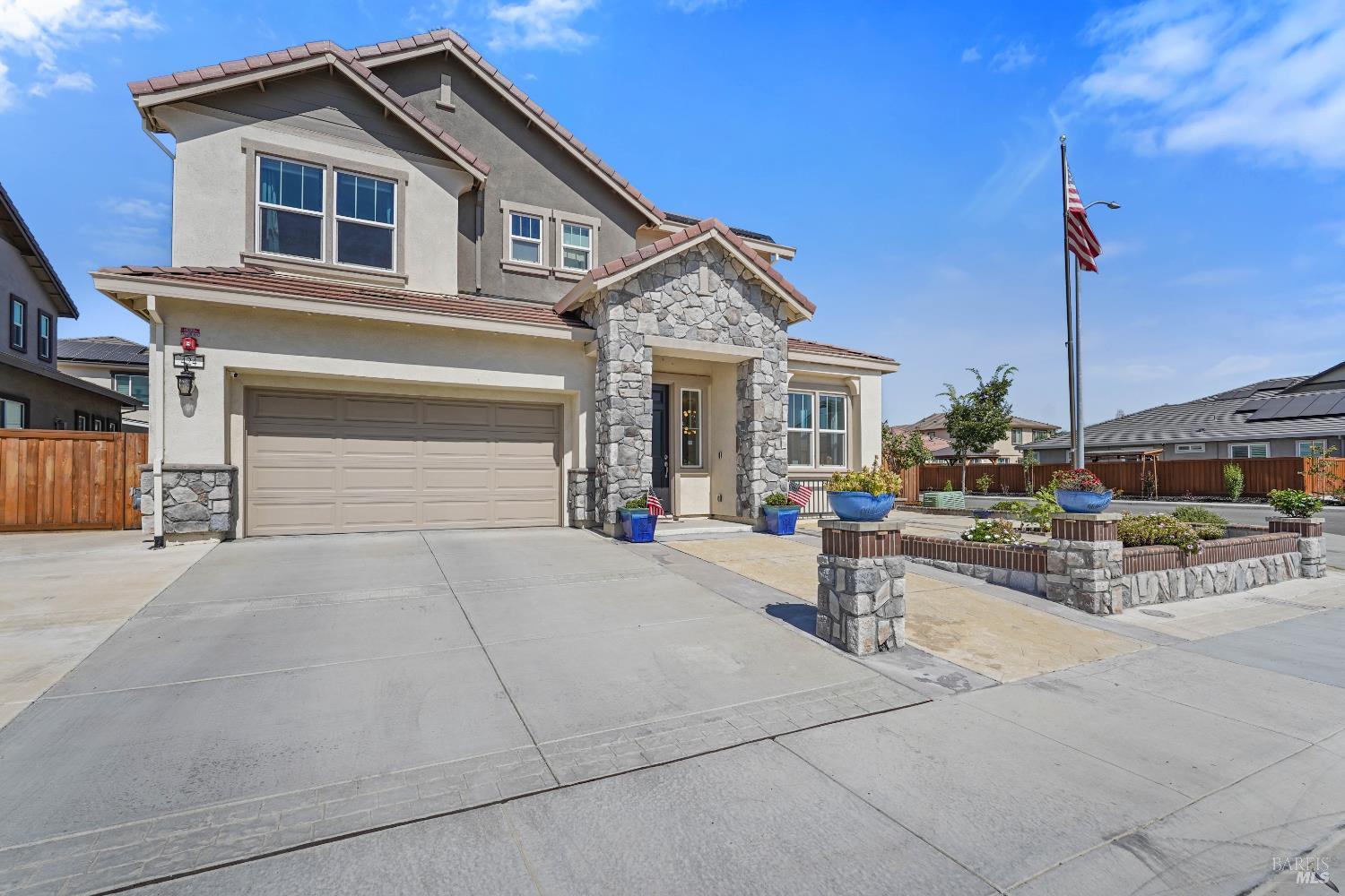 Detail Gallery Image 2 of 77 For 424 Wren Ln, Vacaville,  CA 95688 - 5 Beds | 4/1 Baths