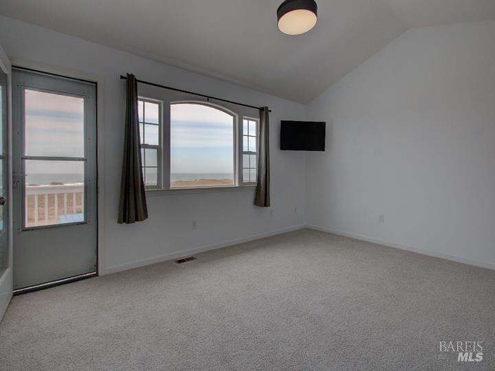 Detail Gallery Image 19 of 39 For 924 Glass Beach Dr, Fort Bragg,  CA 95437 - 3 Beds | 2/1 Baths