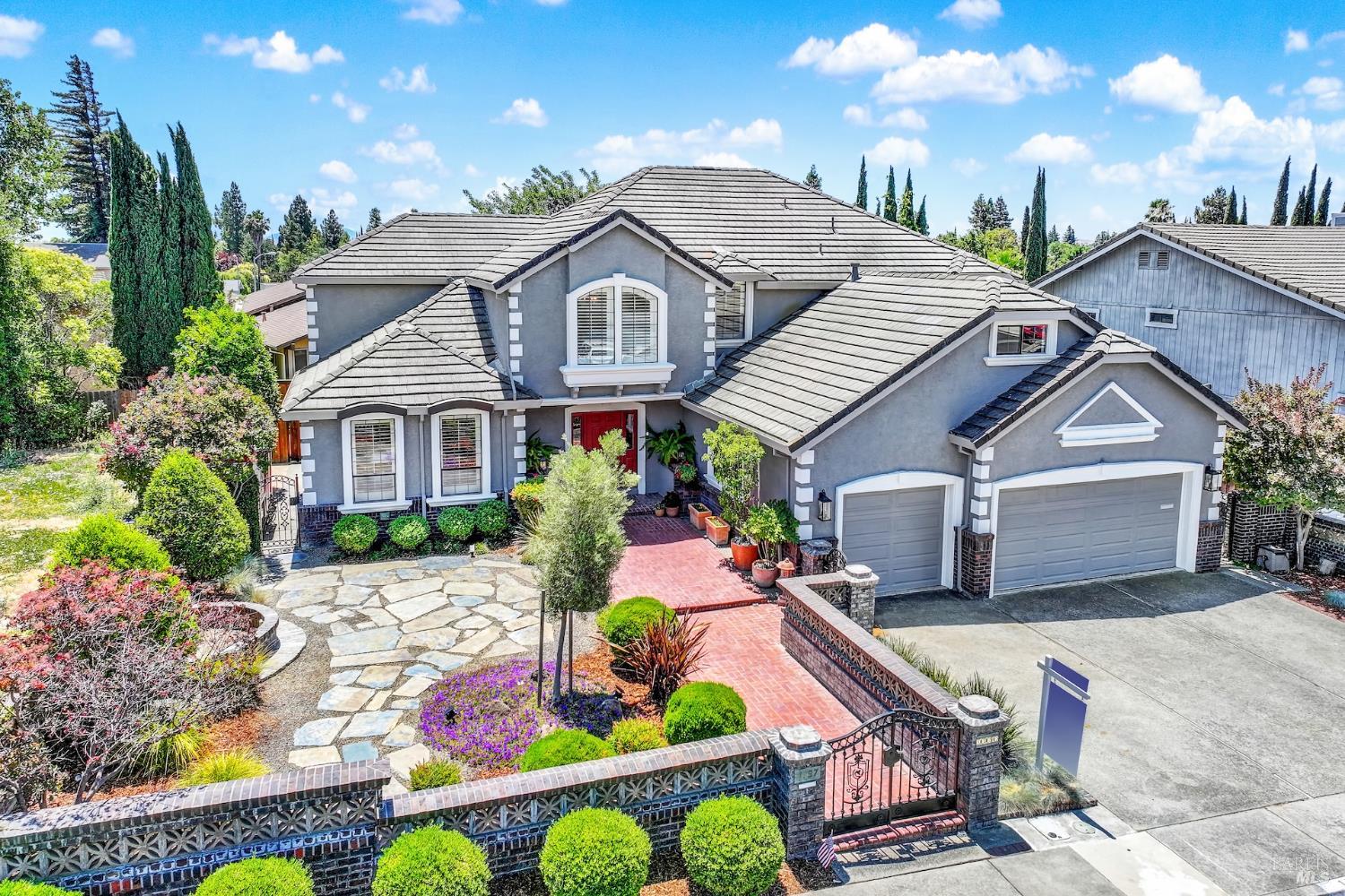 Detail Gallery Image 3 of 91 For 1797 Kolob Dr, Fairfield,  CA 94534 - 5 Beds | 3 Baths
