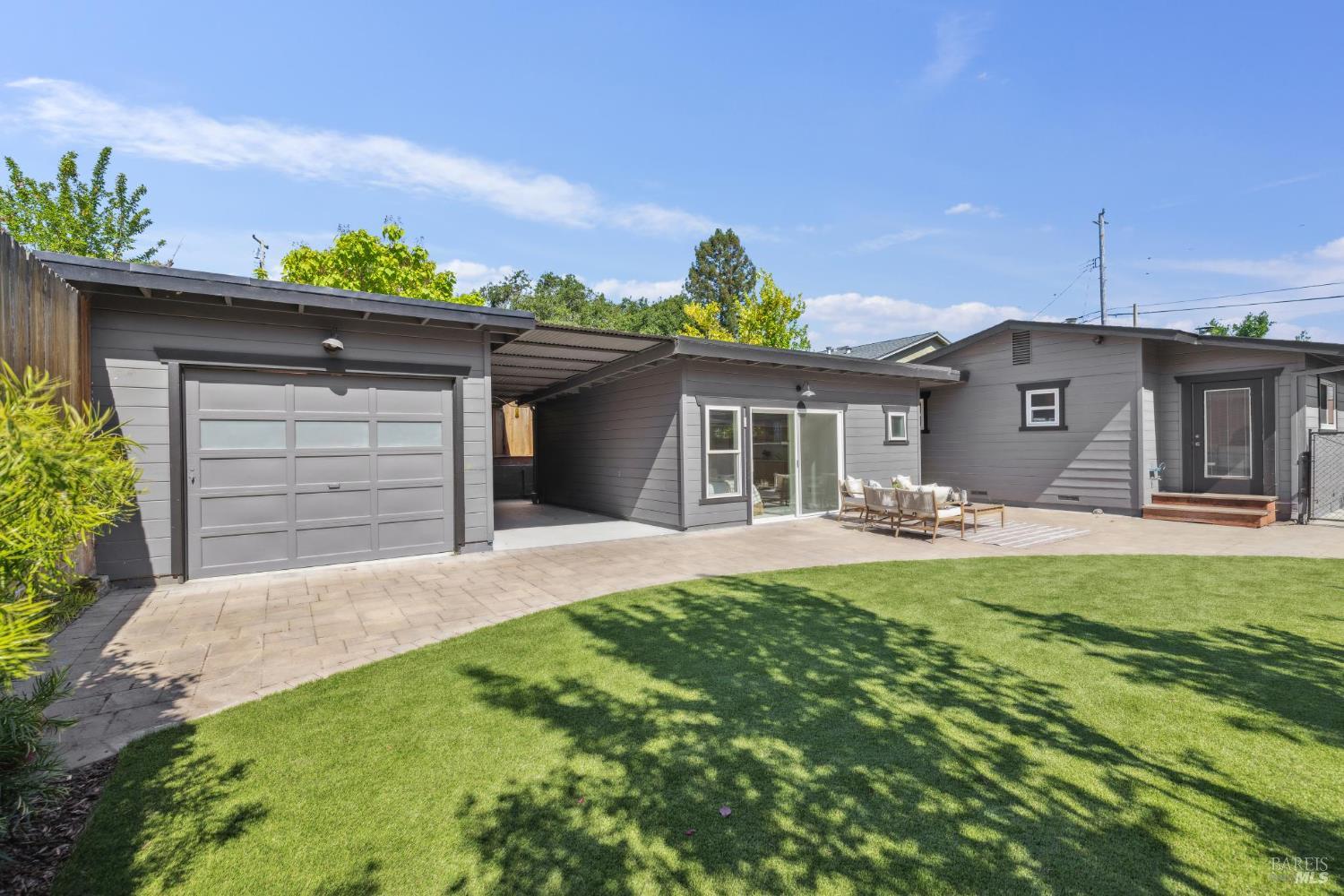 Detail Gallery Image 24 of 34 For 703 West St, Petaluma,  CA 94952 - 2 Beds | 3/1 Baths