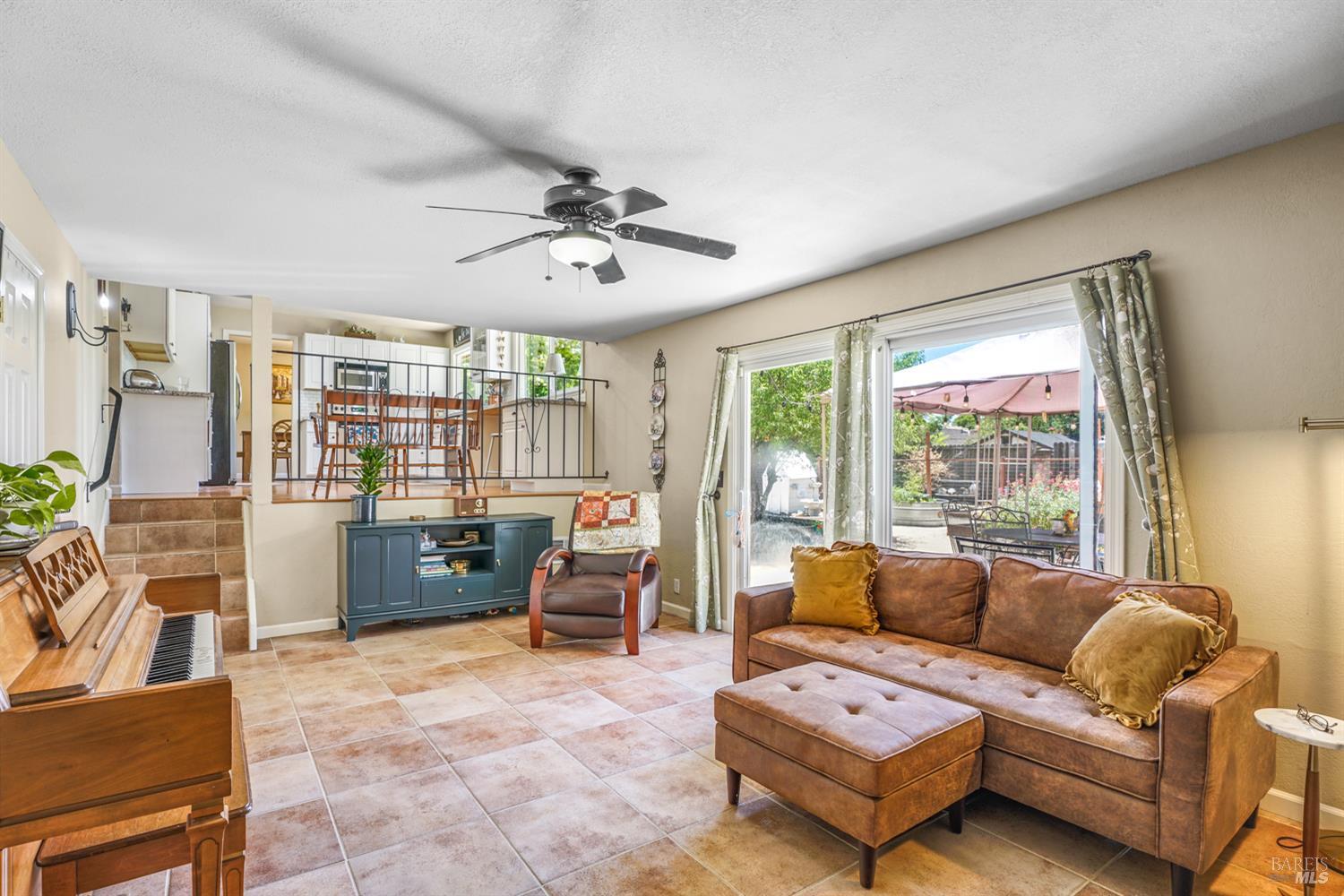Evergreen Drive, Vacaville, California image 19