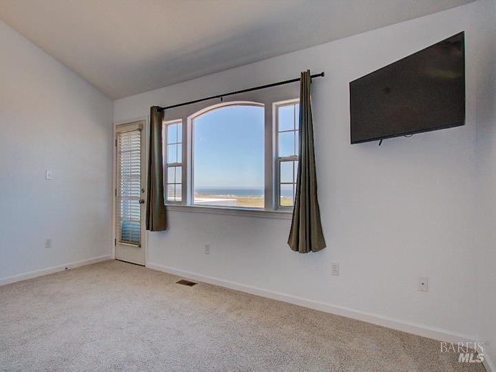 Detail Gallery Image 21 of 39 For 924 Glass Beach Dr, Fort Bragg,  CA 95437 - 3 Beds | 2/1 Baths