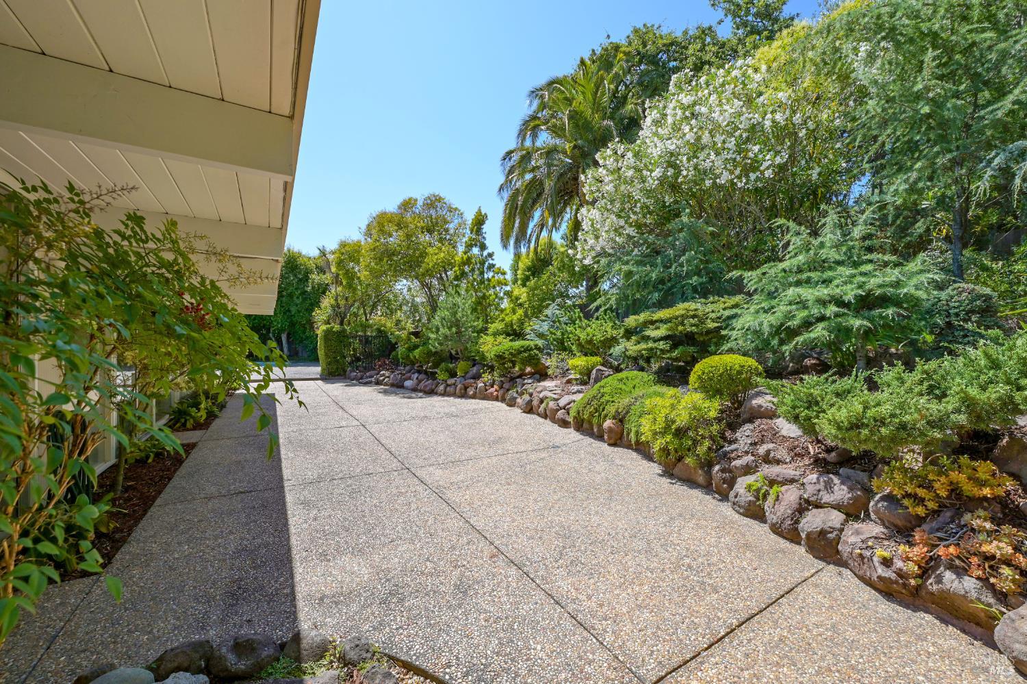 Detail Gallery Image 24 of 38 For 15 Don Timoteo Ct, San Rafael,  CA 94903 - 4 Beds | 2 Baths