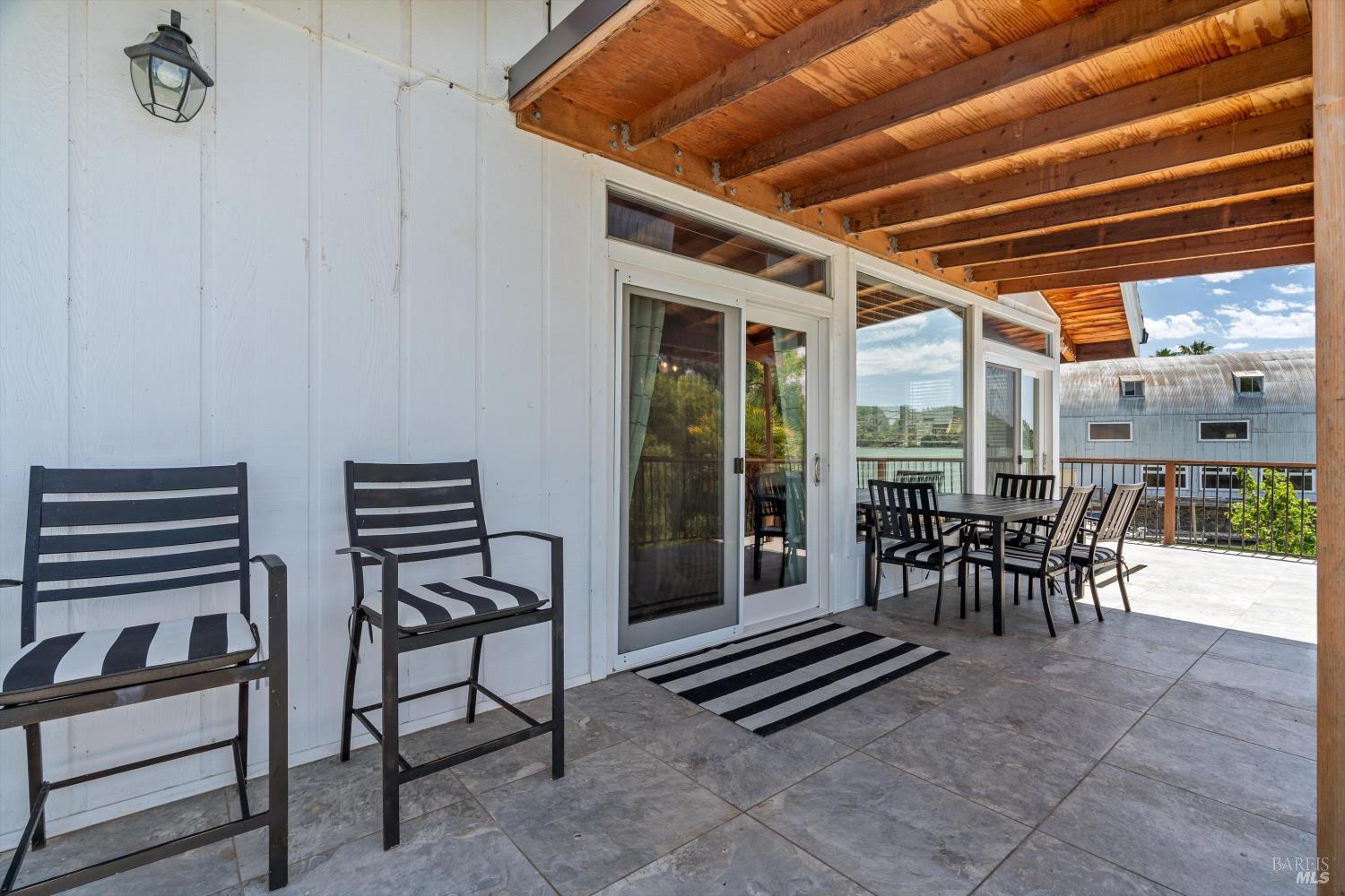 Detail Gallery Image 13 of 25 For 13319 Lakeshore Dr, Clearlake,  CA 95422 - 4 Beds | 2/1 Baths