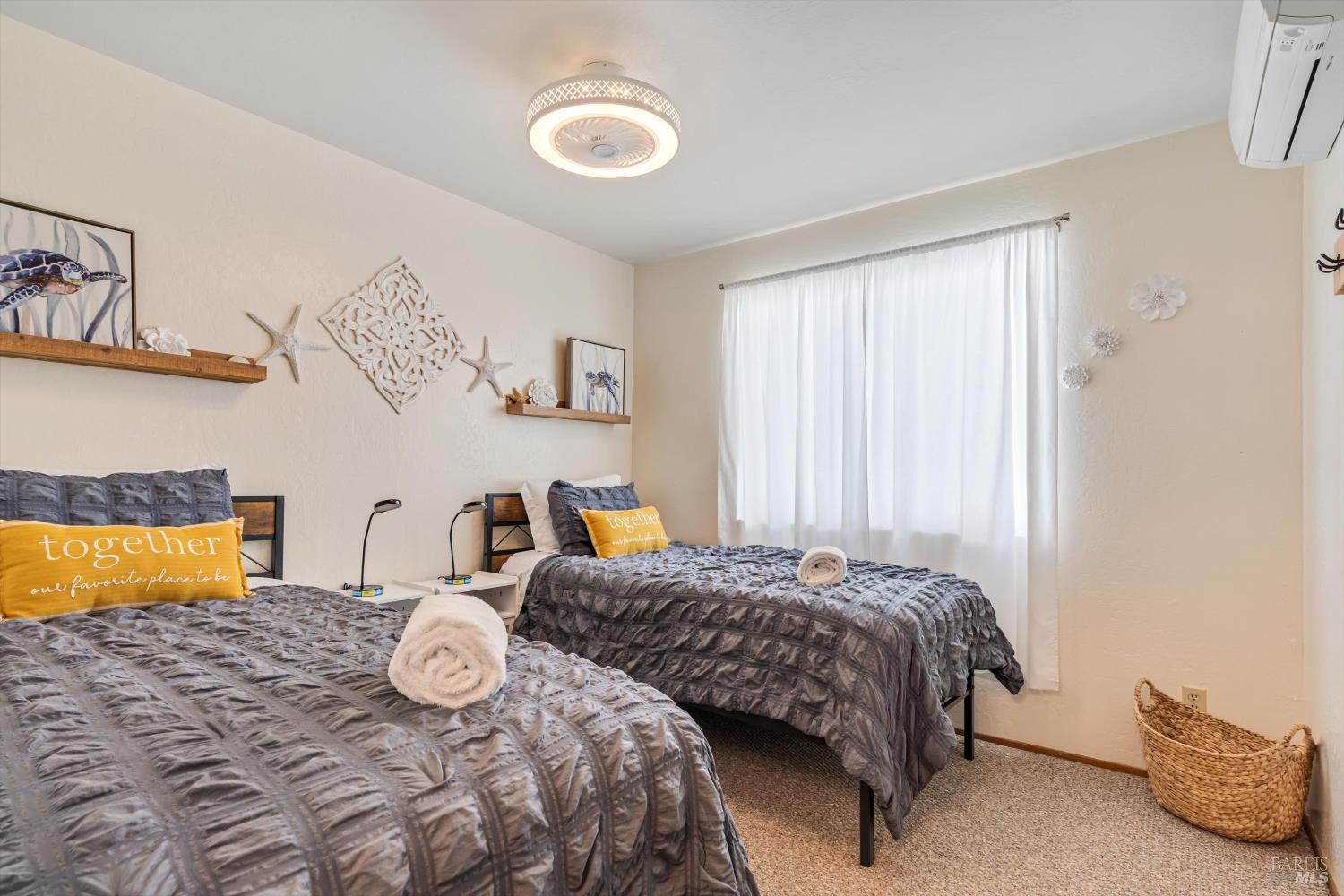 Detail Gallery Image 9 of 25 For 13319 Lakeshore Dr, Clearlake,  CA 95422 - 4 Beds | 2/1 Baths