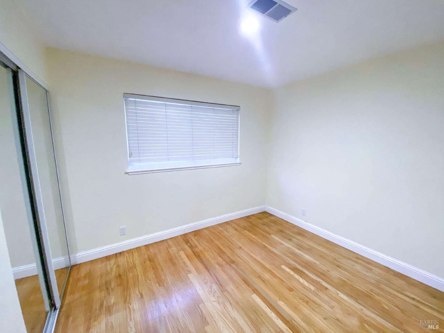 Detail Gallery Image 6 of 10 For 2127 Birch Ct, San Pablo,  CA 94806 - 3 Beds | 2 Baths