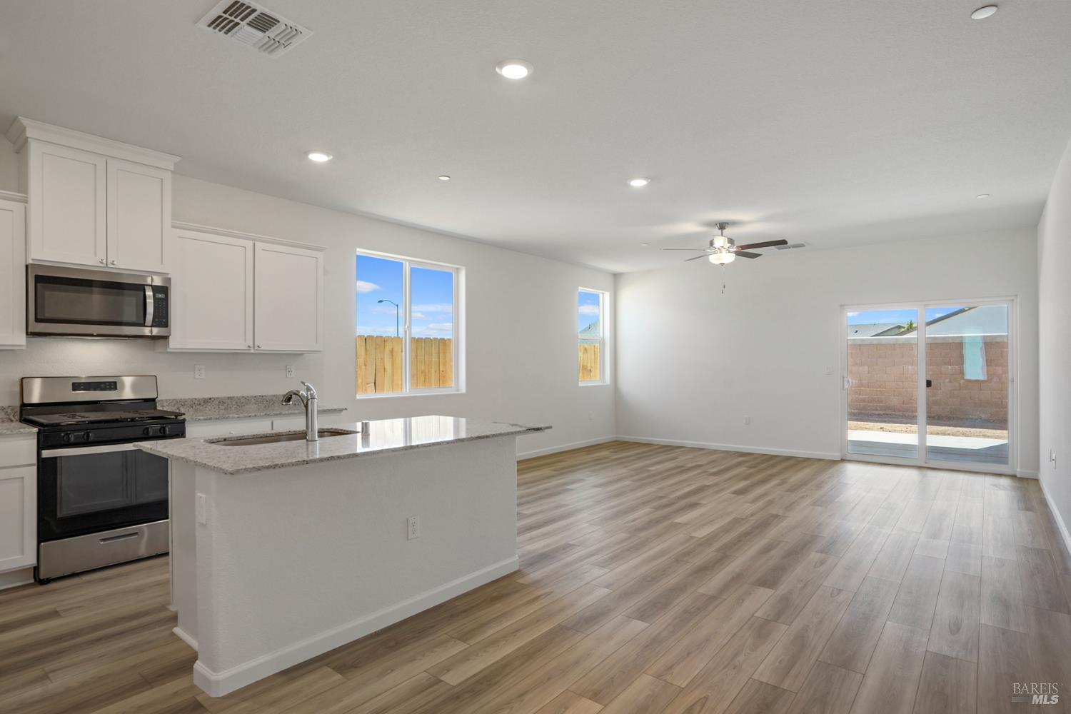 Detail Gallery Image 5 of 18 For 2261 Front Porch Ln, Rio Vista,  CA 94571 - 2 Beds | 2 Baths