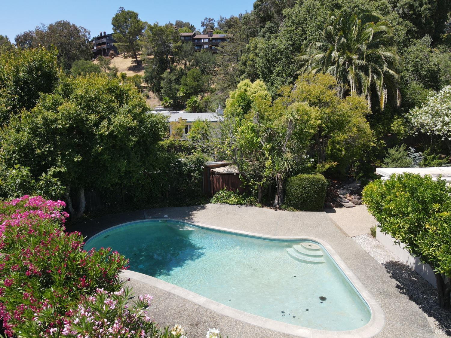 Detail Gallery Image 32 of 38 For 15 Don Timoteo Ct, San Rafael,  CA 94903 - 4 Beds | 2 Baths