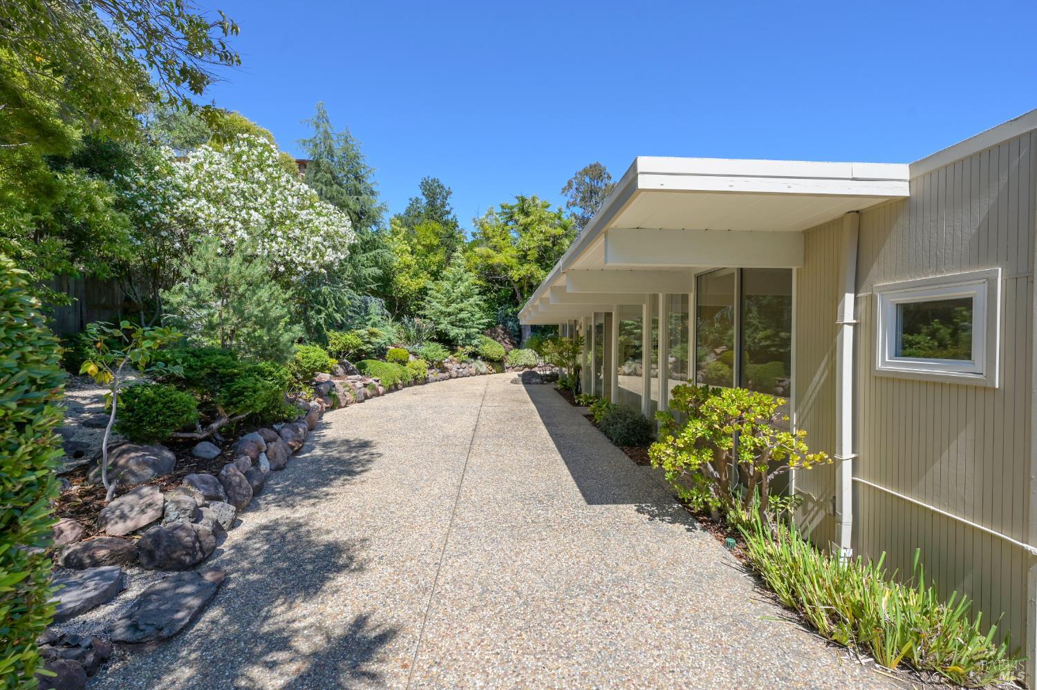 Detail Gallery Image 29 of 38 For 15 Don Timoteo Ct, San Rafael,  CA 94903 - 4 Beds | 2 Baths