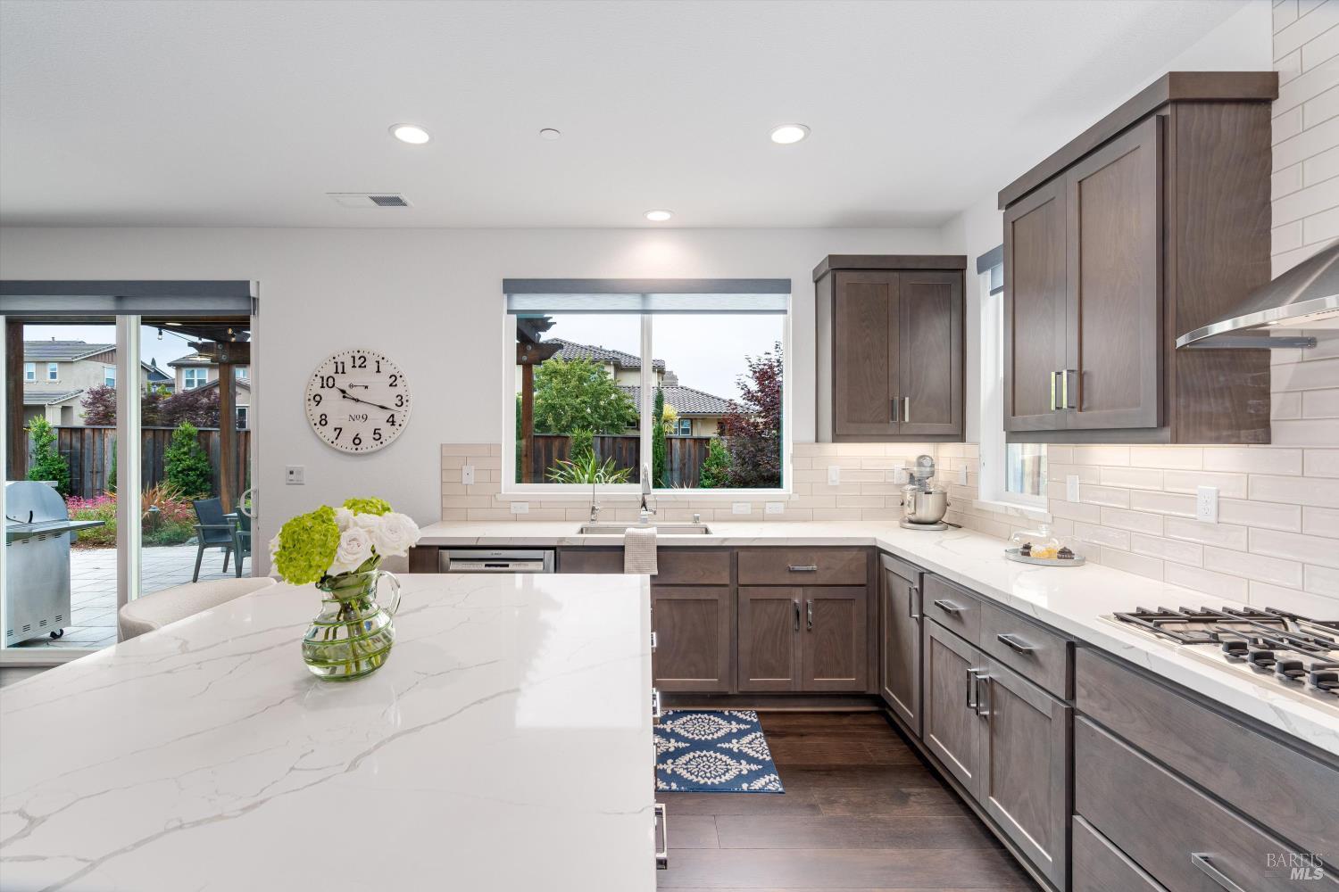 Detail Gallery Image 15 of 53 For 349 Vinterra Ct, Napa,  CA 94559 - 4 Beds | 2/1 Baths
