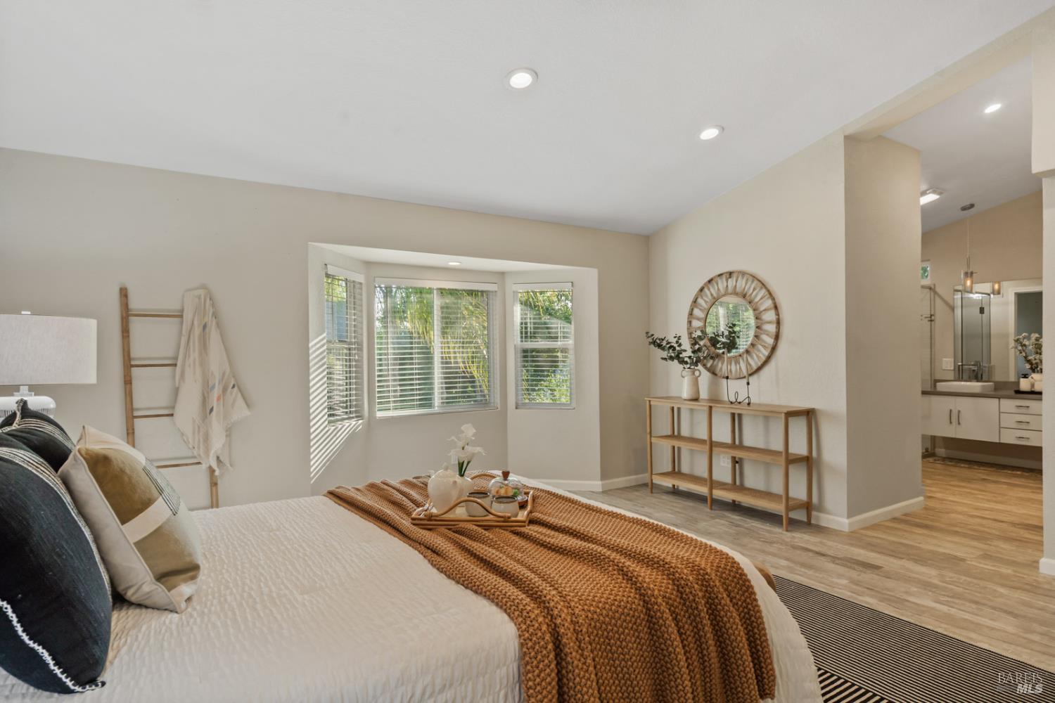Detail Gallery Image 25 of 55 For 706 Natalie Dr, Windsor,  CA 95492 - 5 Beds | 3 Baths
