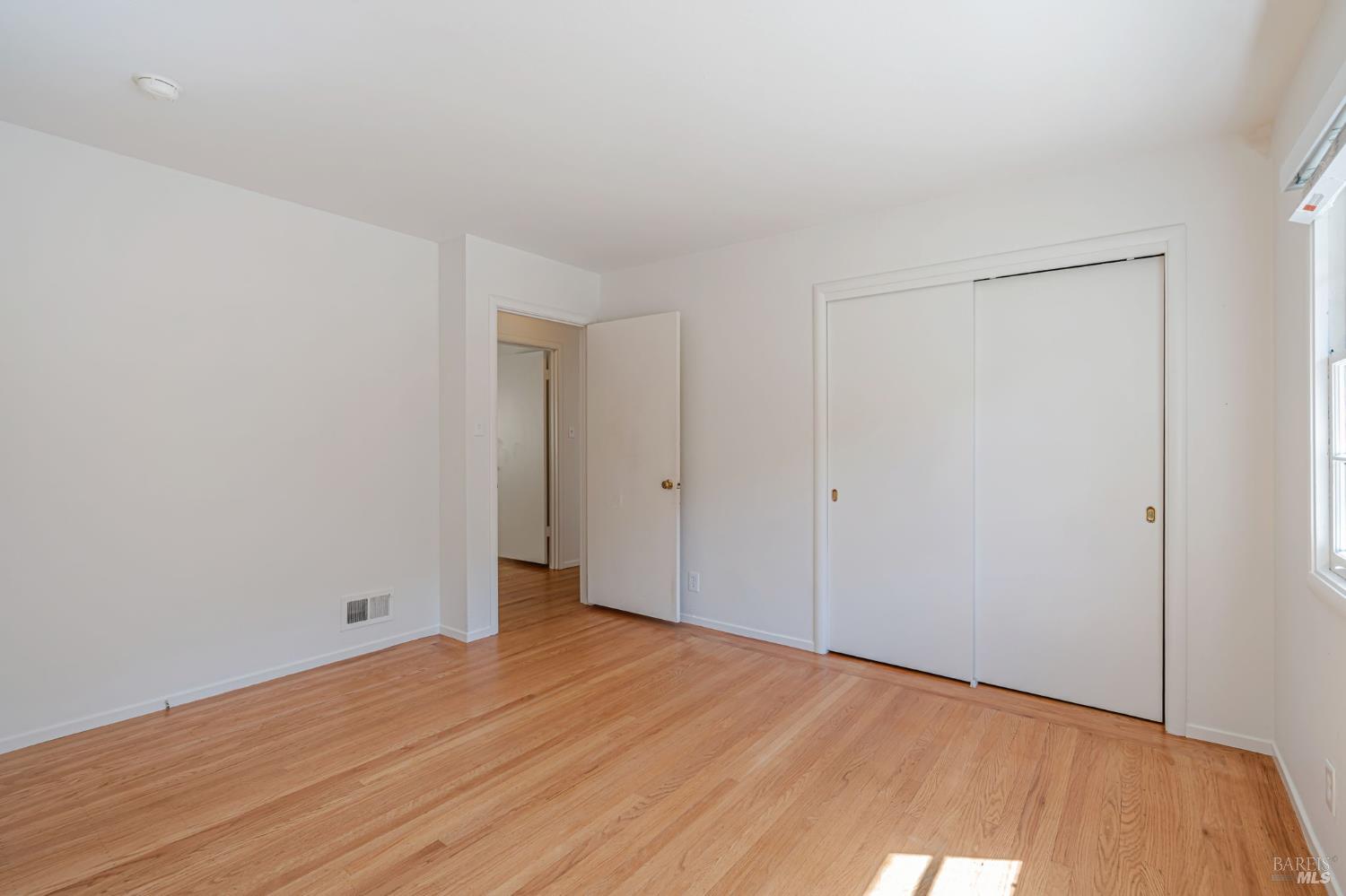 Detail Gallery Image 27 of 36 For 296 N Almenar Dr, Greenbrae,  CA 94904 - 3 Beds | 2 Baths