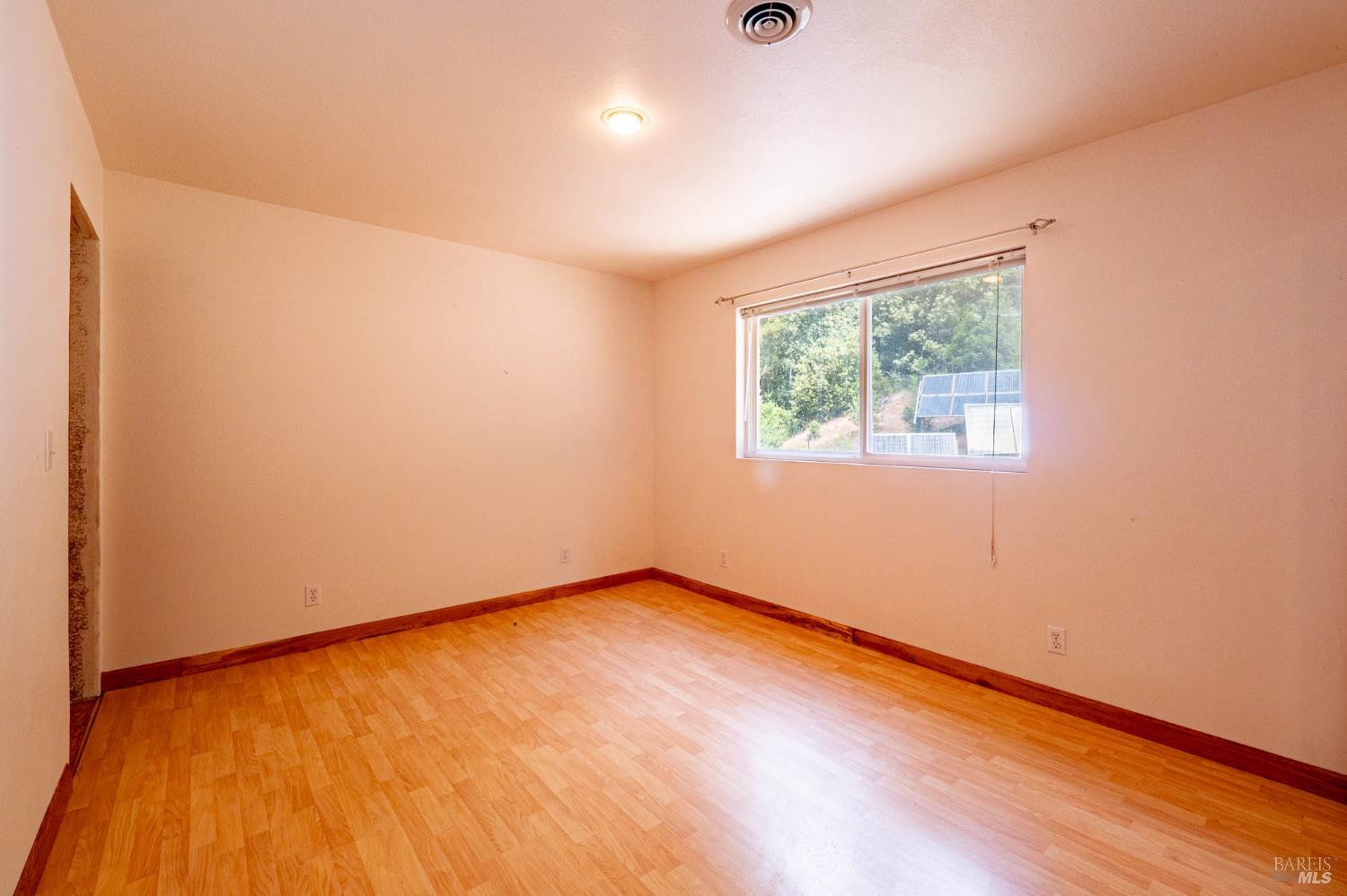 Detail Gallery Image 12 of 29 For 44150 Nash Mill Rd, Philo,  CA 95466 - 2 Beds | 2 Baths