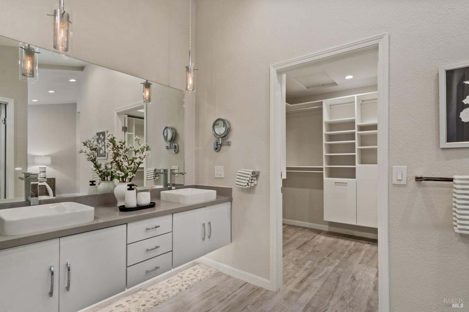 Detail Gallery Image 27 of 55 For 706 Natalie Dr, Windsor,  CA 95492 - 5 Beds | 3 Baths