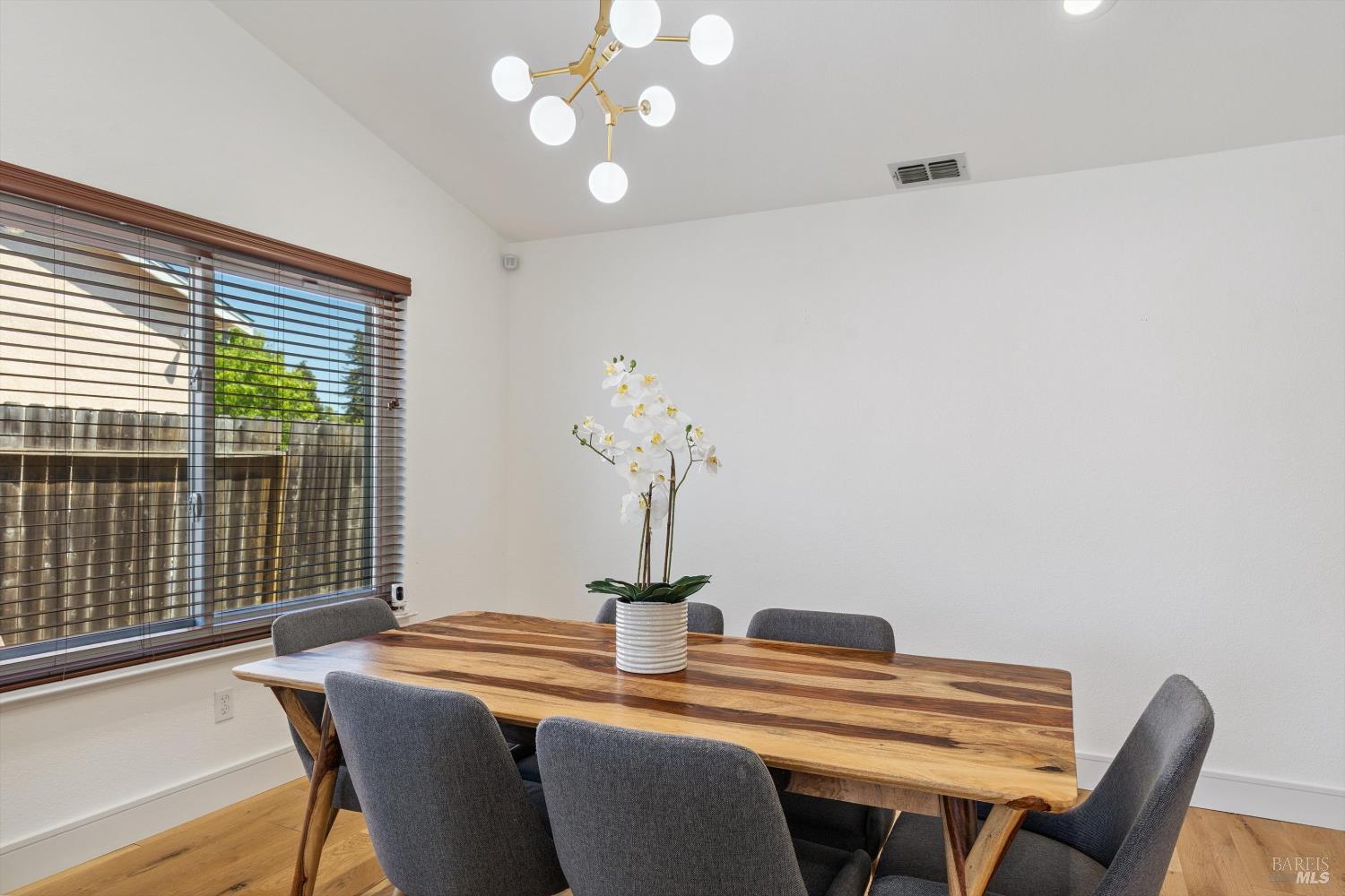 Detail Gallery Image 15 of 33 For 51 Crawford Way, American Canyon,  CA 94503 - 3 Beds | 2 Baths