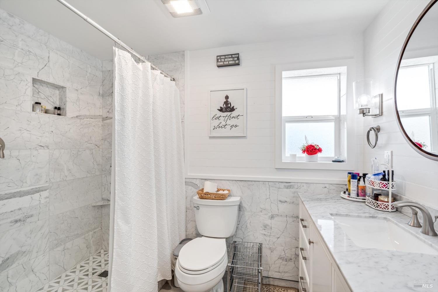 Detail Gallery Image 20 of 25 For 13319 Lakeshore Dr, Clearlake,  CA 95422 - 4 Beds | 2/1 Baths