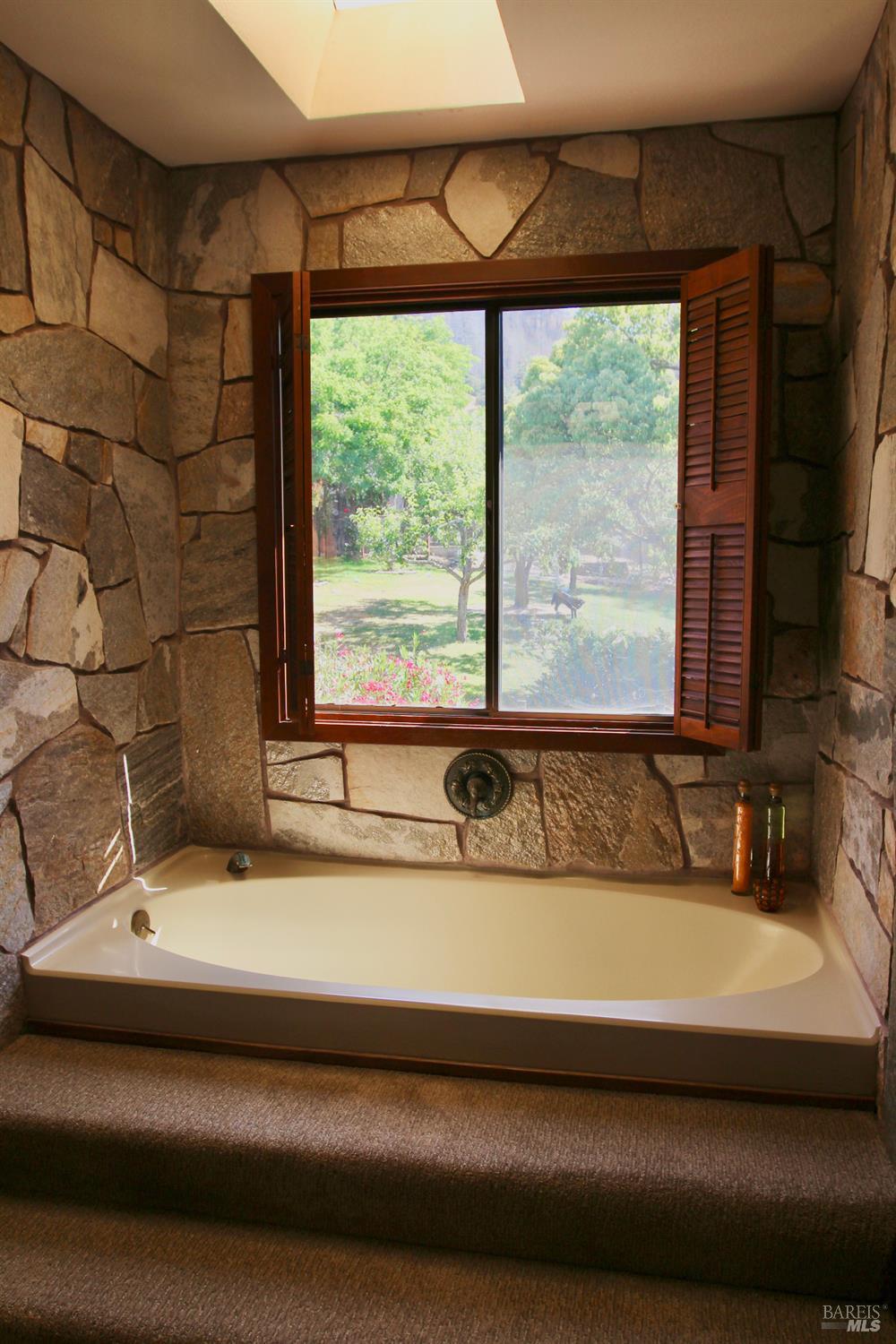 Detail Gallery Image 42 of 48 For 5243 Beaumont Way, Santa Rosa,  CA 95409 - 3 Beds | 2/1 Baths