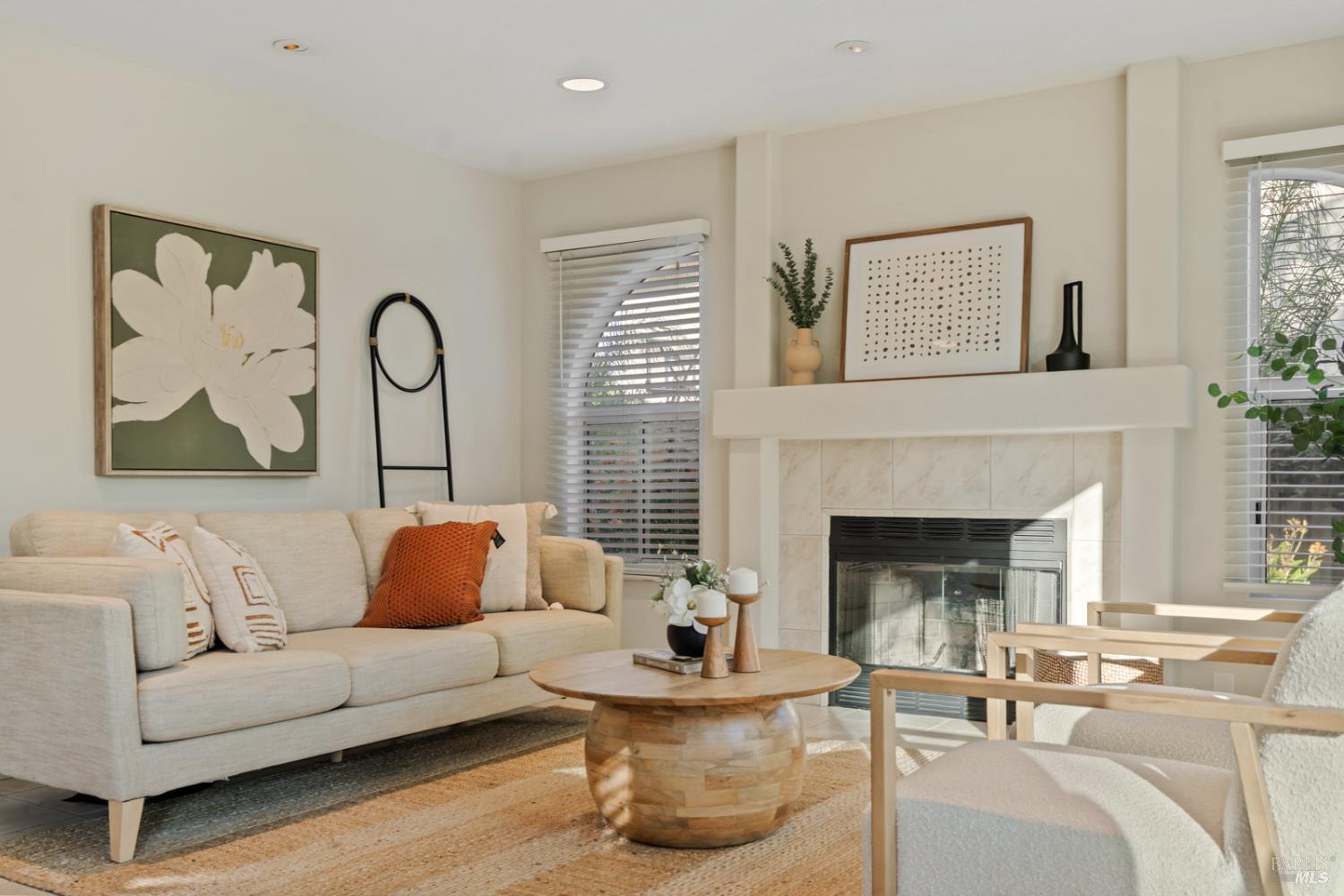 Detail Gallery Image 10 of 55 For 706 Natalie Dr, Windsor,  CA 95492 - 5 Beds | 3 Baths