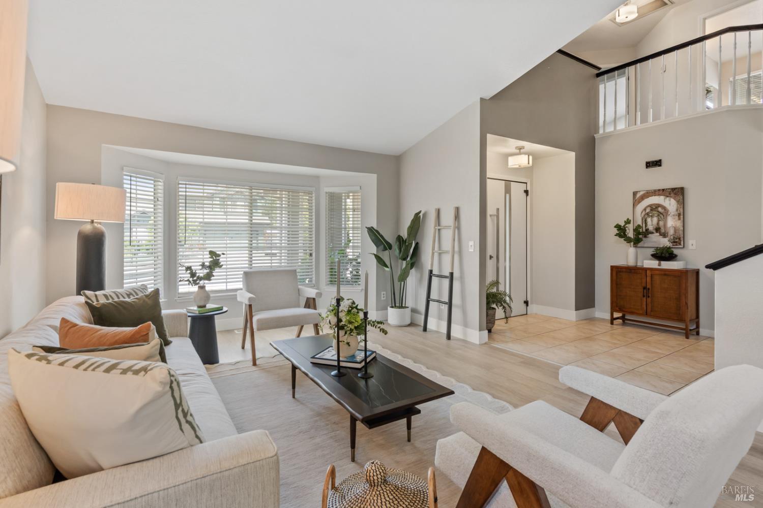 Detail Gallery Image 6 of 55 For 706 Natalie Dr, Windsor,  CA 95492 - 5 Beds | 3 Baths