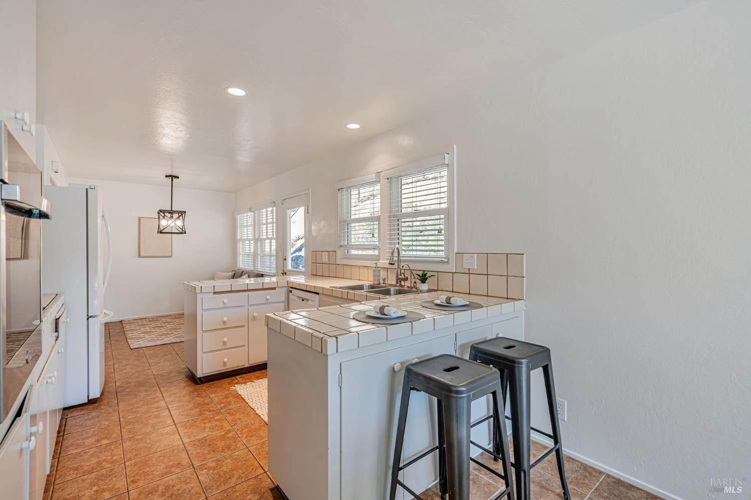 Detail Gallery Image 12 of 36 For 296 N Almenar Dr, Greenbrae,  CA 94904 - 3 Beds | 2 Baths