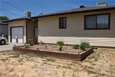 Detail Gallery Image 1 of 20 For 2645 Clipper Ln, Lakeport,  CA 95453 - 3 Beds | 1/1 Baths