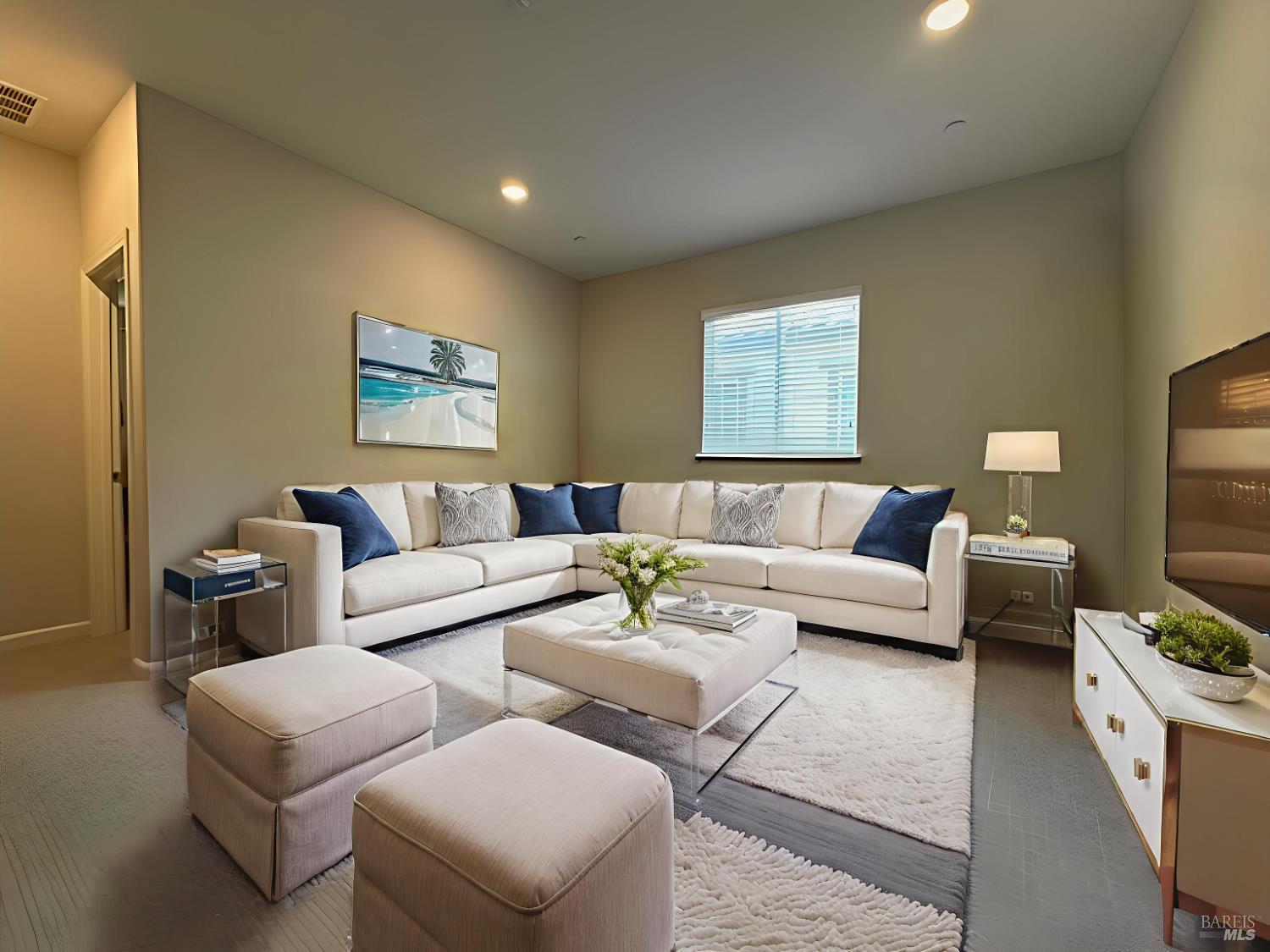 Detail Gallery Image 6 of 16 For 5204 Kim Pl, Rohnert Park,  CA 94928 - 4 Beds | 3 Baths