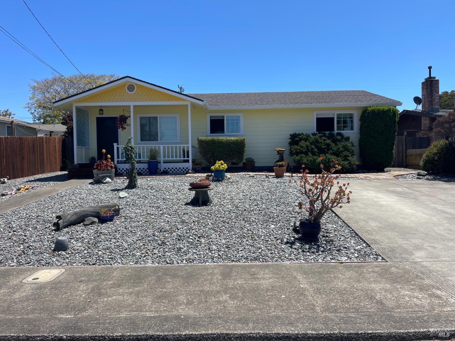 Detail Gallery Image 2 of 35 For 148 Olsen Ln, Fort Bragg,  CA 95437 - 3 Beds | 1 Baths