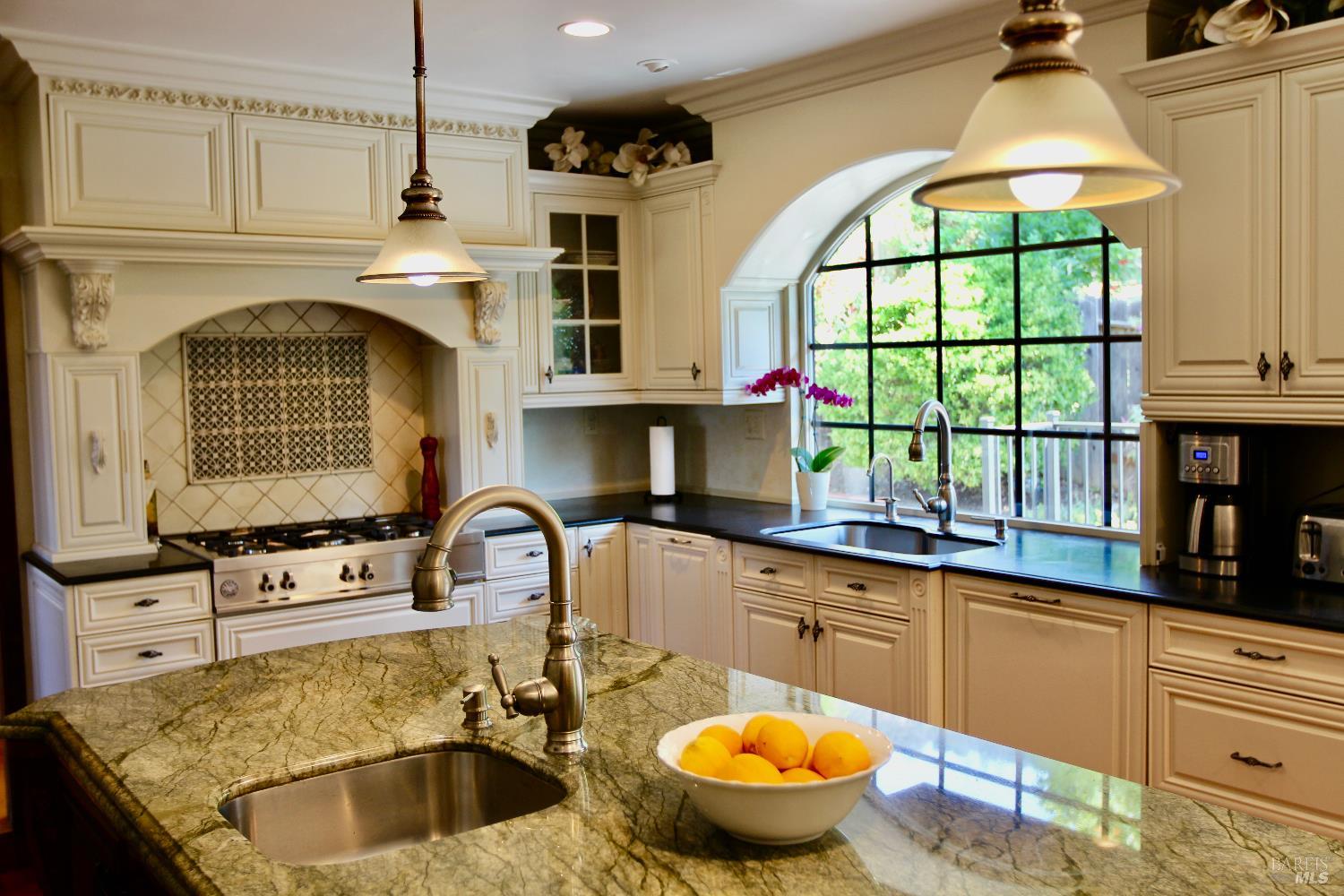 Detail Gallery Image 18 of 48 For 5243 Beaumont Way, Santa Rosa,  CA 95409 - 3 Beds | 2/1 Baths