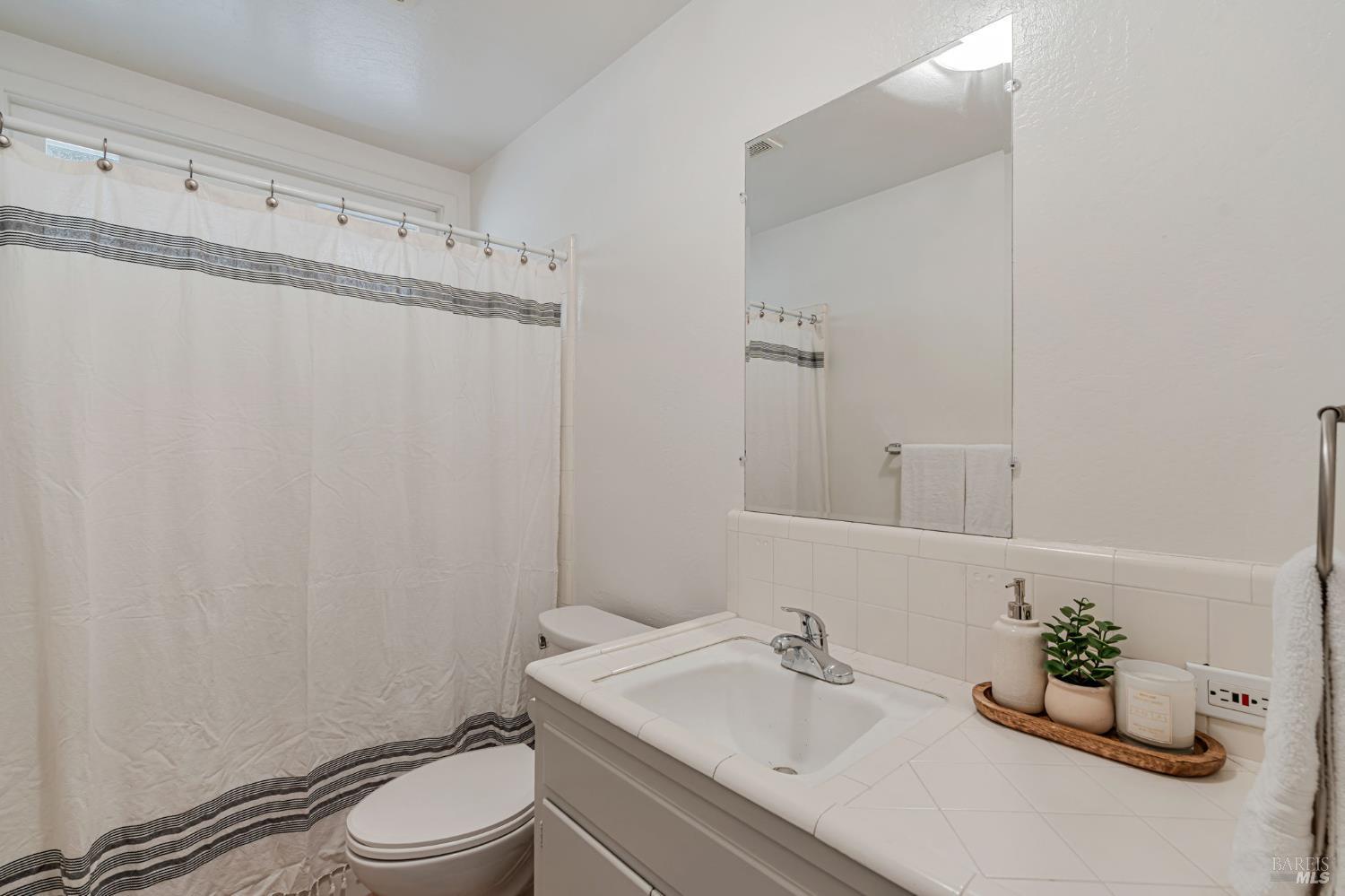 Detail Gallery Image 30 of 36 For 296 N Almenar Dr, Greenbrae,  CA 94904 - 3 Beds | 2 Baths