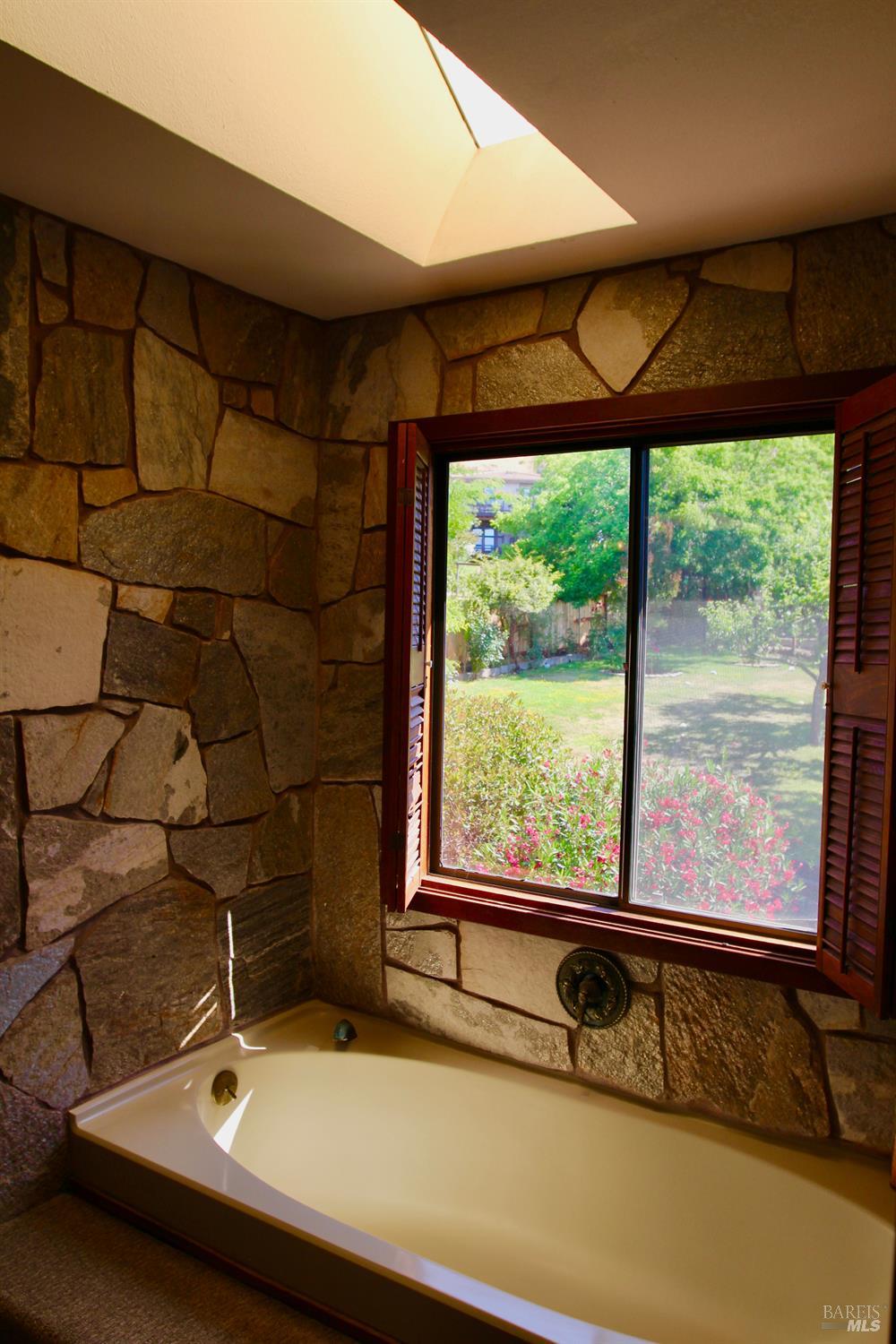 Detail Gallery Image 41 of 48 For 5243 Beaumont Way, Santa Rosa,  CA 95409 - 3 Beds | 2/1 Baths