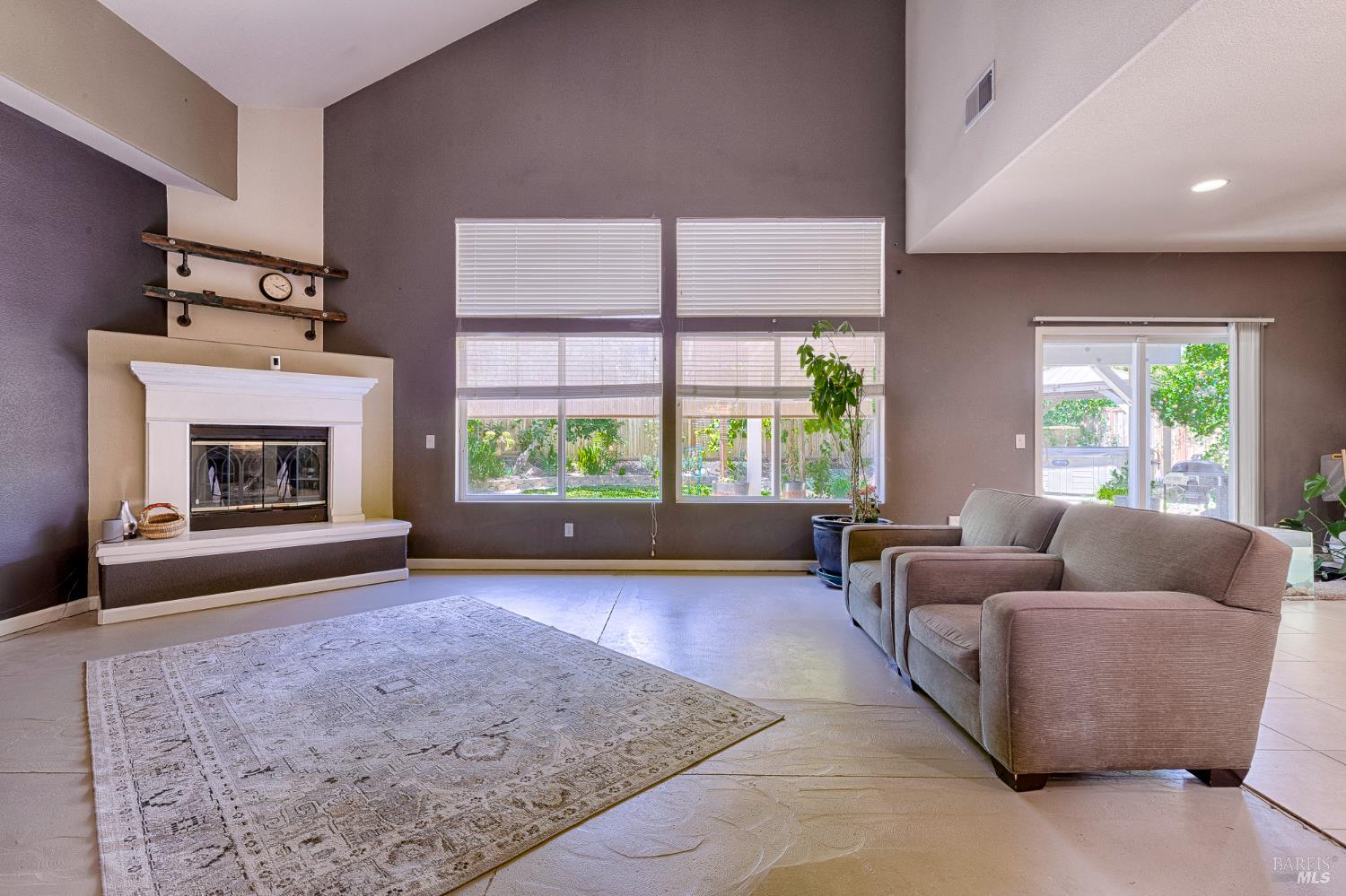 Detail Gallery Image 13 of 70 For 312 Cottage Ct, Cloverdale,  CA 95425 - 4 Beds | 3 Baths