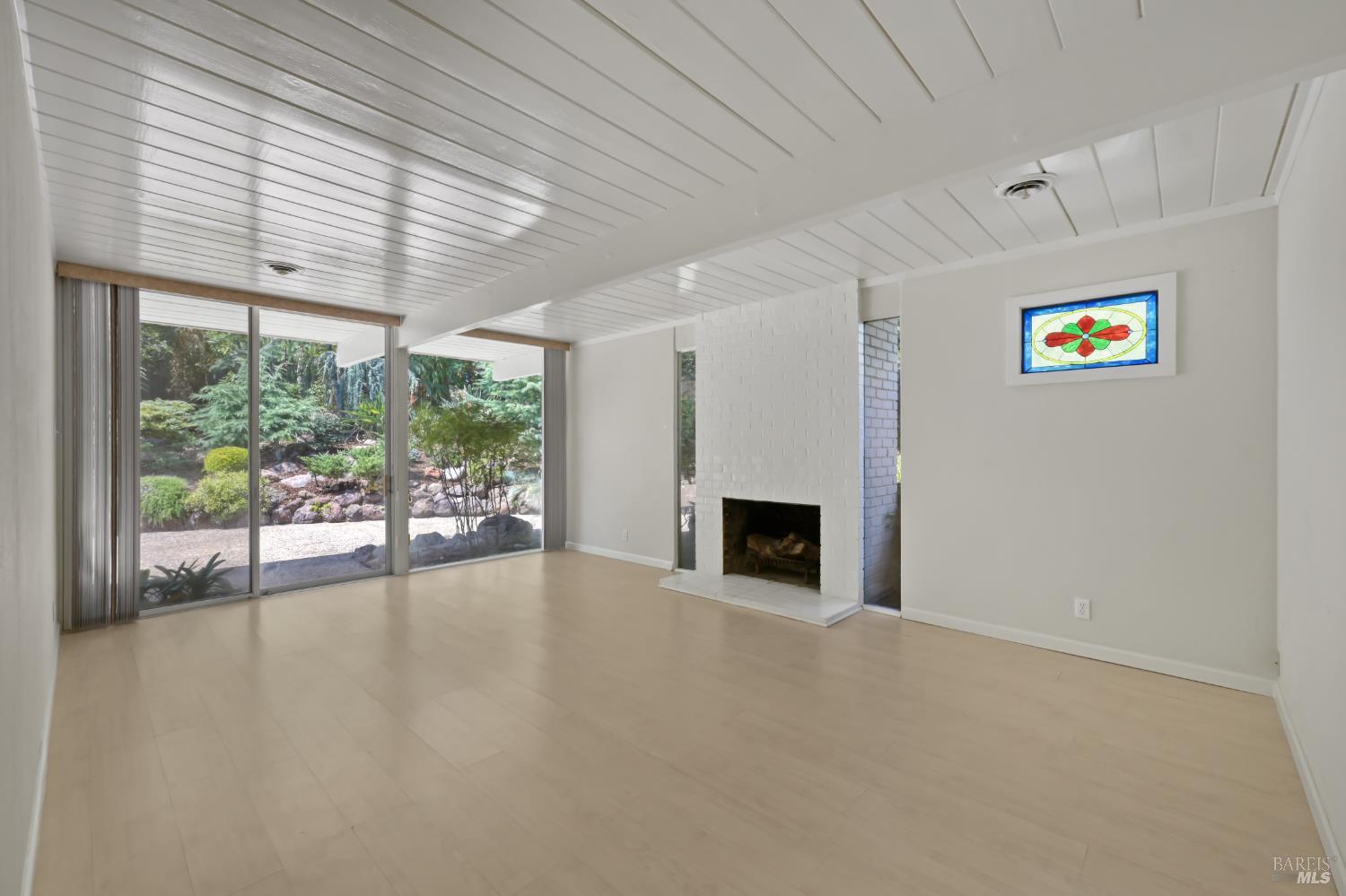 Detail Gallery Image 11 of 38 For 15 Don Timoteo Ct, San Rafael,  CA 94903 - 4 Beds | 2 Baths