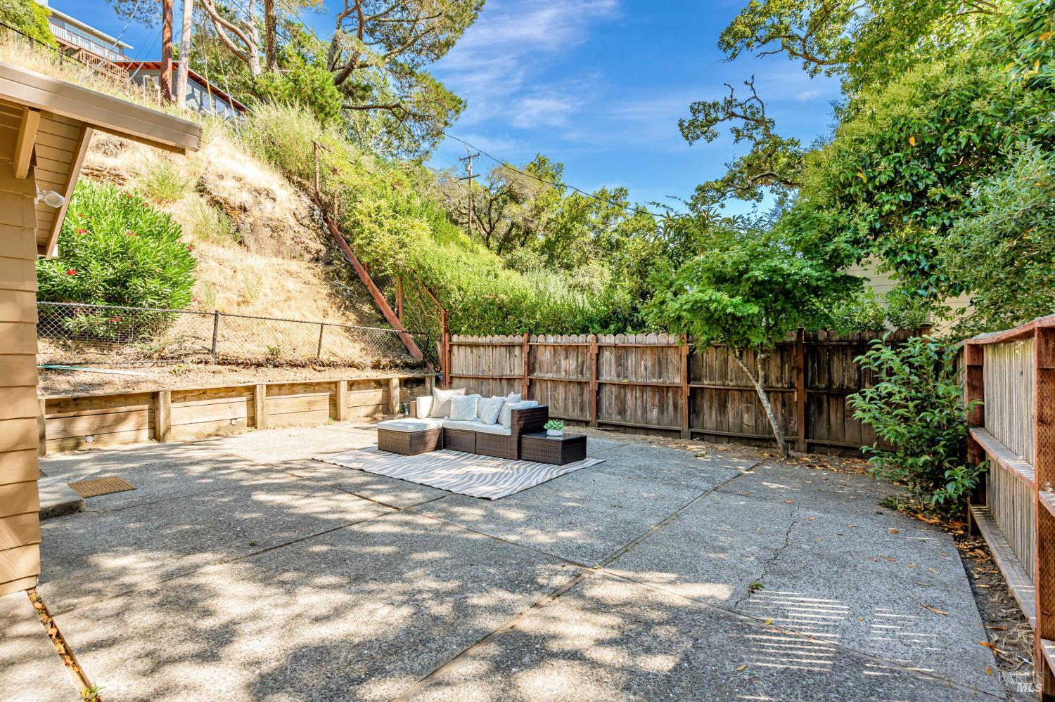 Detail Gallery Image 32 of 36 For 296 N Almenar Dr, Greenbrae,  CA 94904 - 3 Beds | 2 Baths