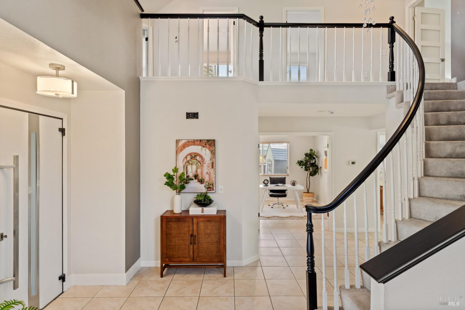 Detail Gallery Image 2 of 55 For 706 Natalie Dr, Windsor,  CA 95492 - 5 Beds | 3 Baths
