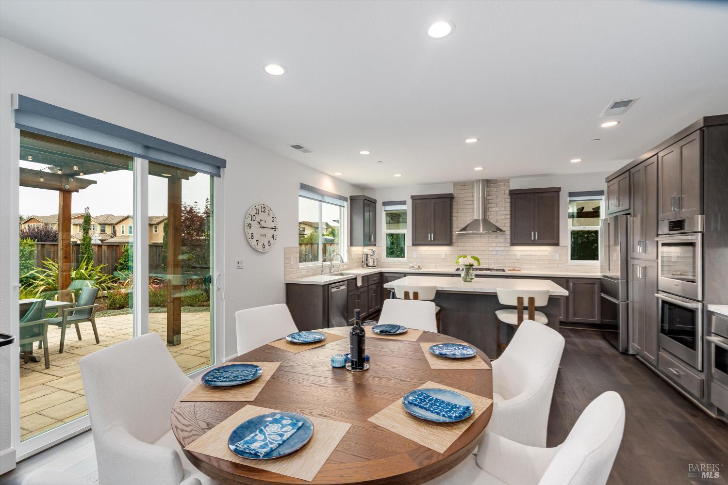 Detail Gallery Image 13 of 53 For 349 Vinterra Ct, Napa,  CA 94559 - 4 Beds | 2/1 Baths