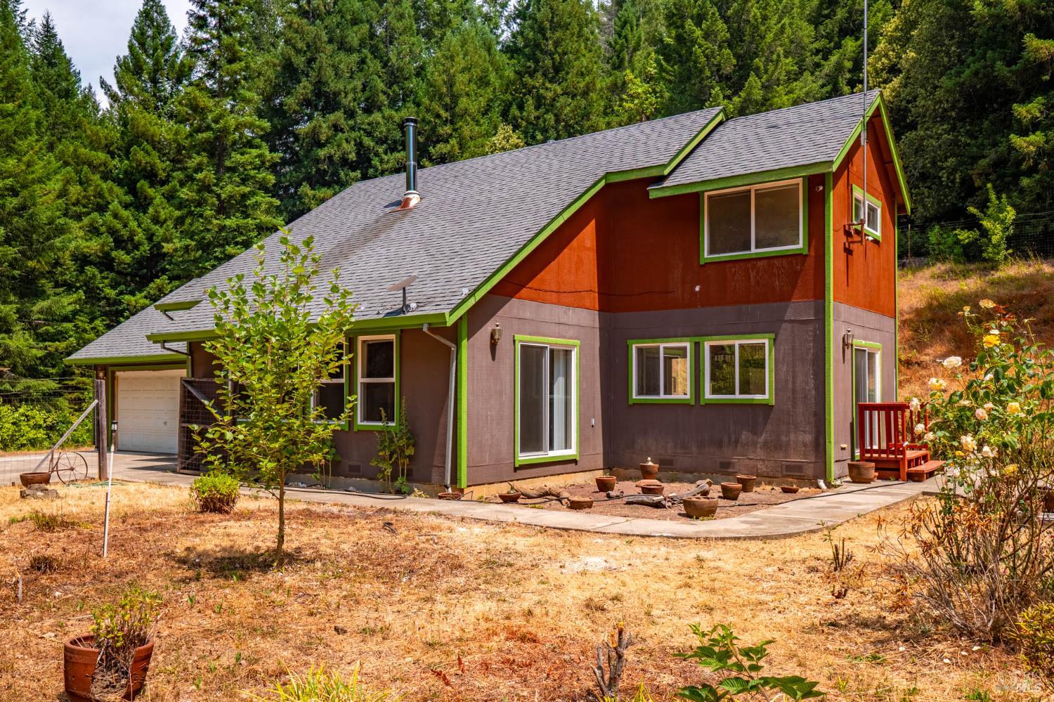 Detail Gallery Image 2 of 29 For 44150 Nash Mill Rd, Philo,  CA 95466 - 2 Beds | 2 Baths