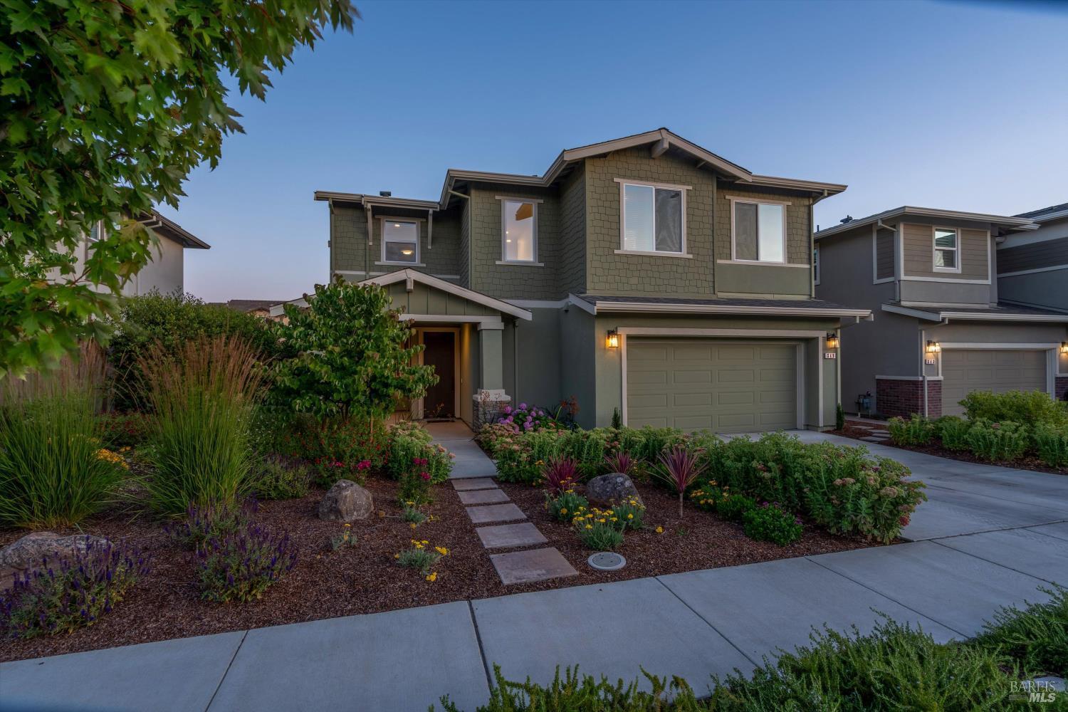 Detail Gallery Image 2 of 53 For 349 Vinterra Ct, Napa,  CA 94559 - 4 Beds | 2/1 Baths