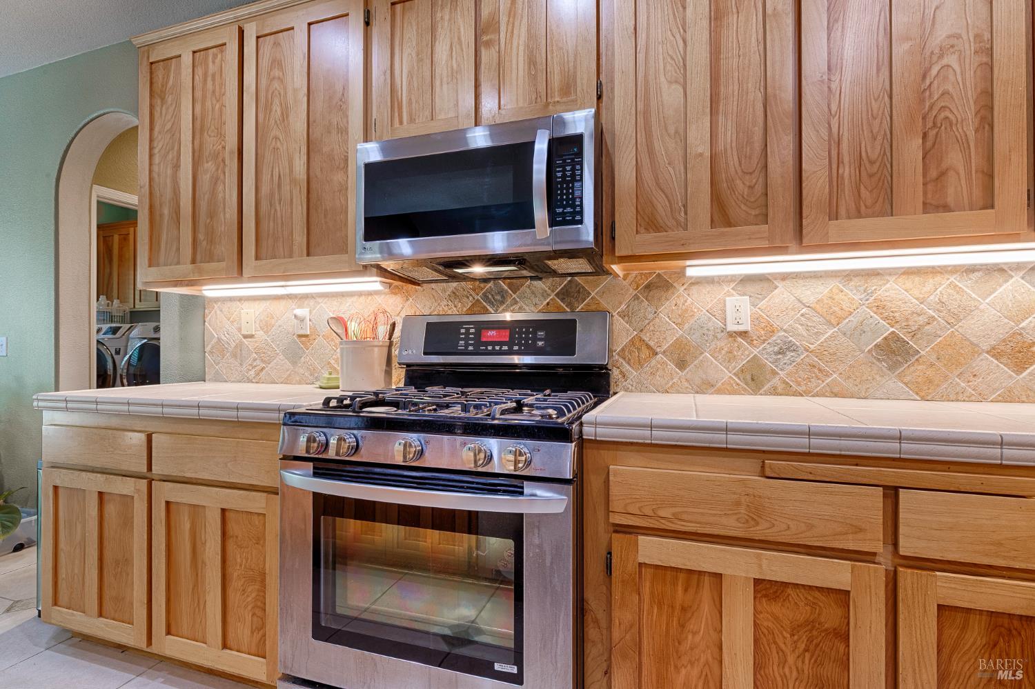 Detail Gallery Image 24 of 70 For 312 Cottage Ct, Cloverdale,  CA 95425 - 4 Beds | 3 Baths