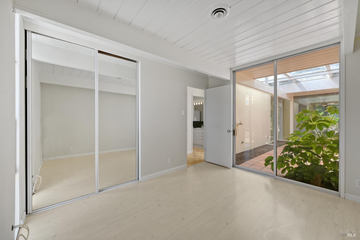 Detail Gallery Image 17 of 38 For 15 Don Timoteo Ct, San Rafael,  CA 94903 - 4 Beds | 2 Baths