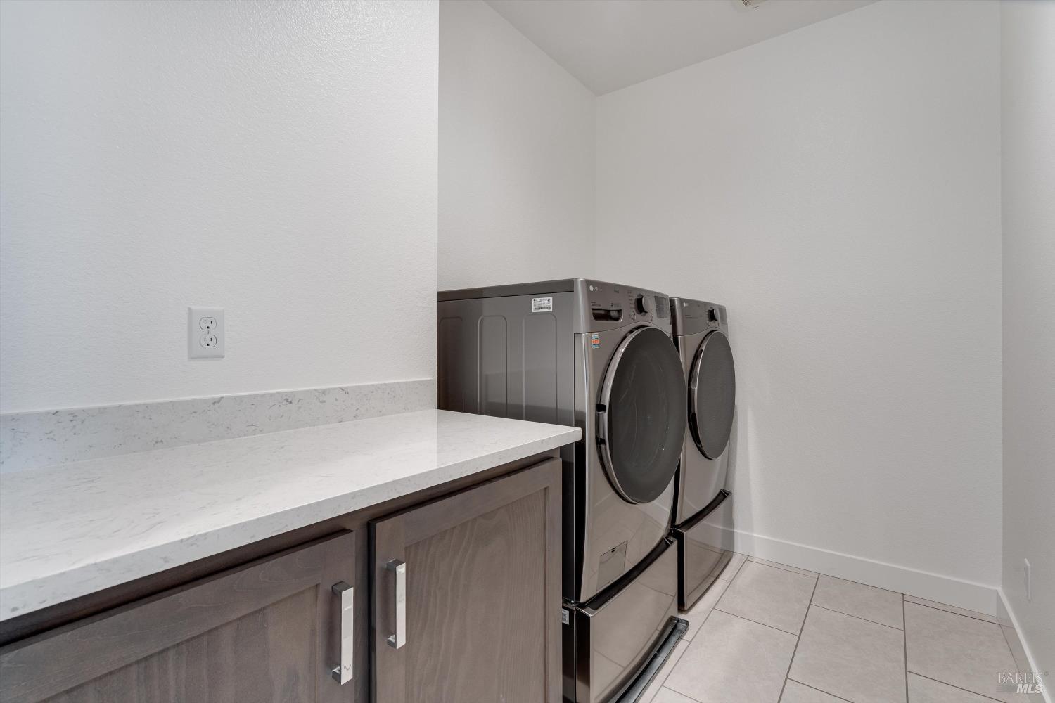 Detail Gallery Image 35 of 53 For 349 Vinterra Ct, Napa,  CA 94559 - 4 Beds | 2/1 Baths