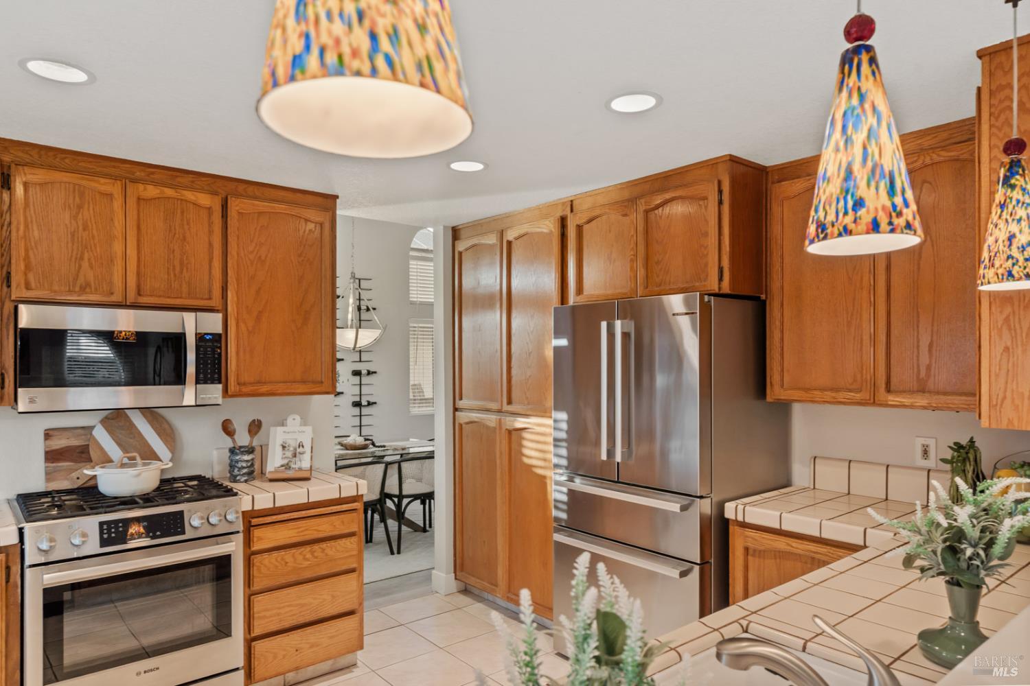 Detail Gallery Image 15 of 55 For 706 Natalie Dr, Windsor,  CA 95492 - 5 Beds | 3 Baths