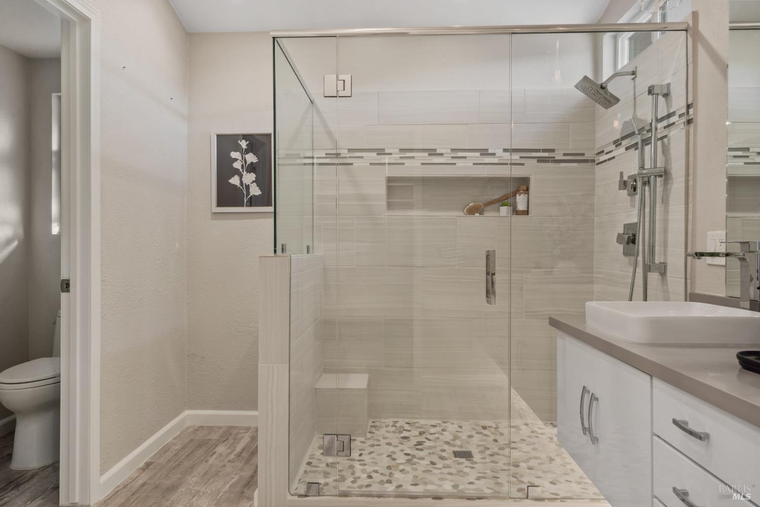 Detail Gallery Image 28 of 55 For 706 Natalie Dr, Windsor,  CA 95492 - 5 Beds | 3 Baths