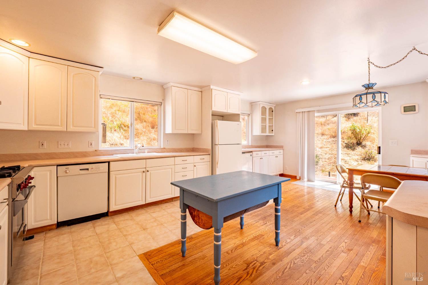 Detail Gallery Image 7 of 29 For 44150 Nash Mill Rd, Philo,  CA 95466 - 2 Beds | 2 Baths