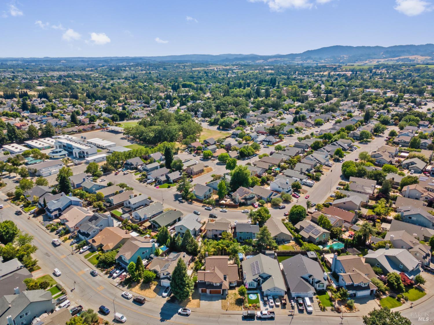 Detail Gallery Image 51 of 55 For 706 Natalie Dr, Windsor,  CA 95492 - 5 Beds | 3 Baths