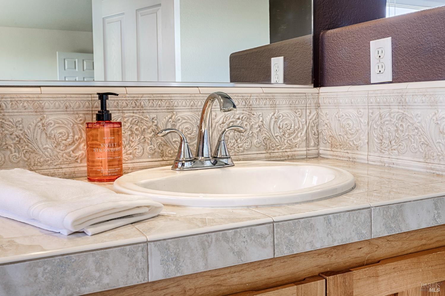 Detail Gallery Image 48 of 70 For 312 Cottage Ct, Cloverdale,  CA 95425 - 4 Beds | 3 Baths