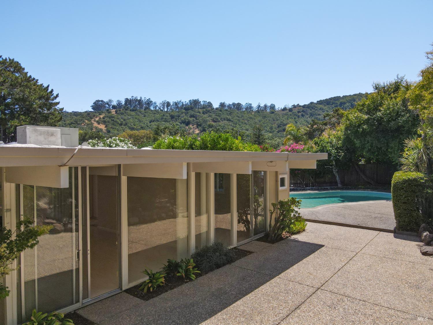 Detail Gallery Image 31 of 38 For 15 Don Timoteo Ct, San Rafael,  CA 94903 - 4 Beds | 2 Baths