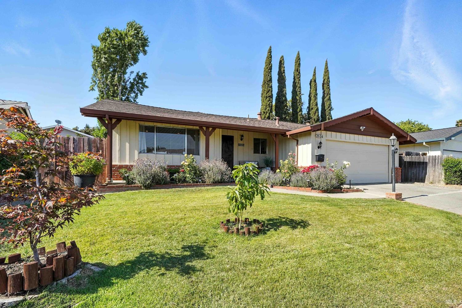 Detail Gallery Image 2 of 32 For 2524 Ramsay Way, Fairfield,  CA 94534 - 3 Beds | 2 Baths